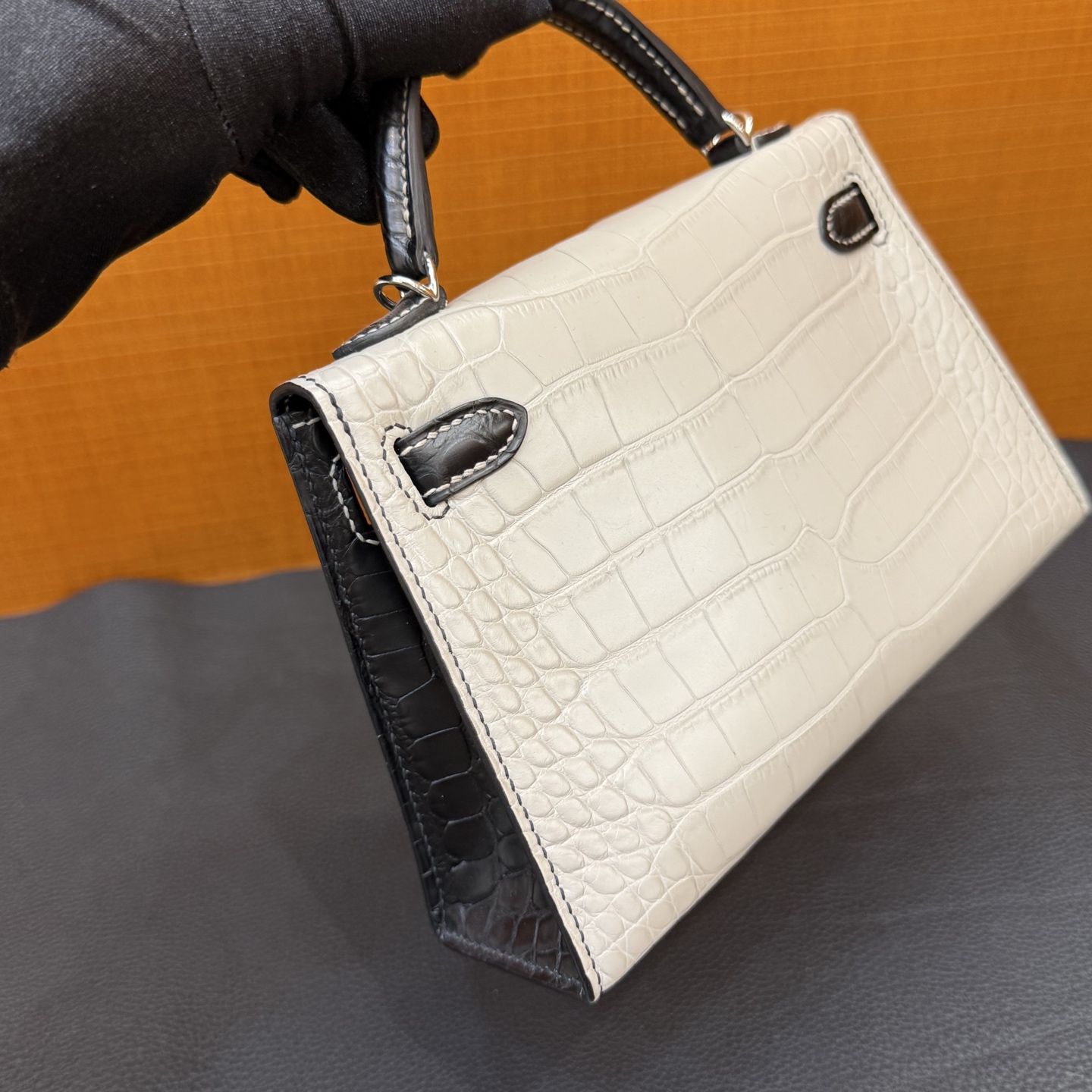Kelly Mini Matte American Alligator Color: Ck80 Pearl Gray/Ck89 Black Silver Buckle Fully handmade wax stitching Matte Alligator Crocodile Phw Stock - Image 6