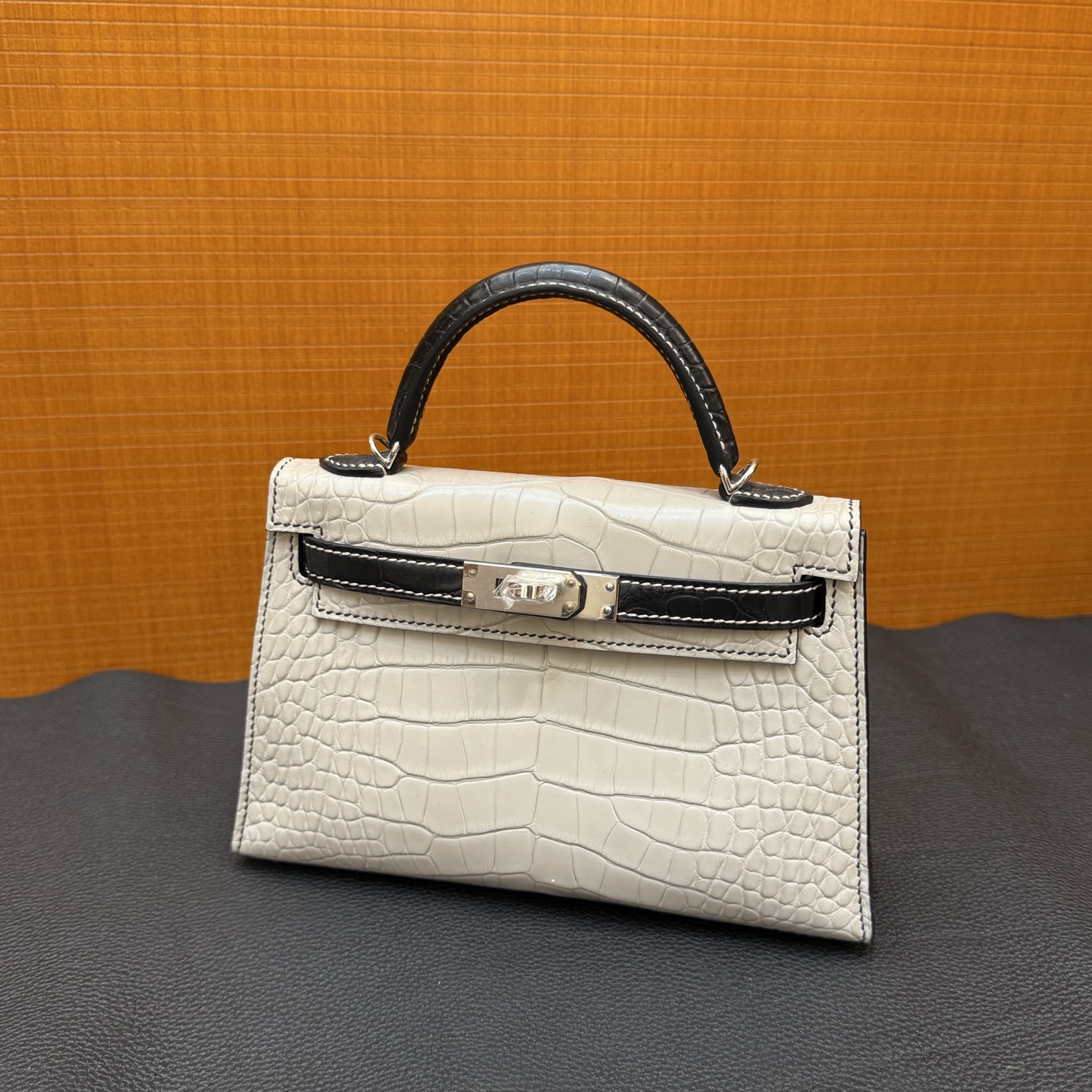 Kelly Mini Matte American Alligator Color: Ck80 Pearl Gray/Ck89 Black Silver Buckle Fully handmade wax stitching Matte Alligator Crocodile Phw Stock - Image 9