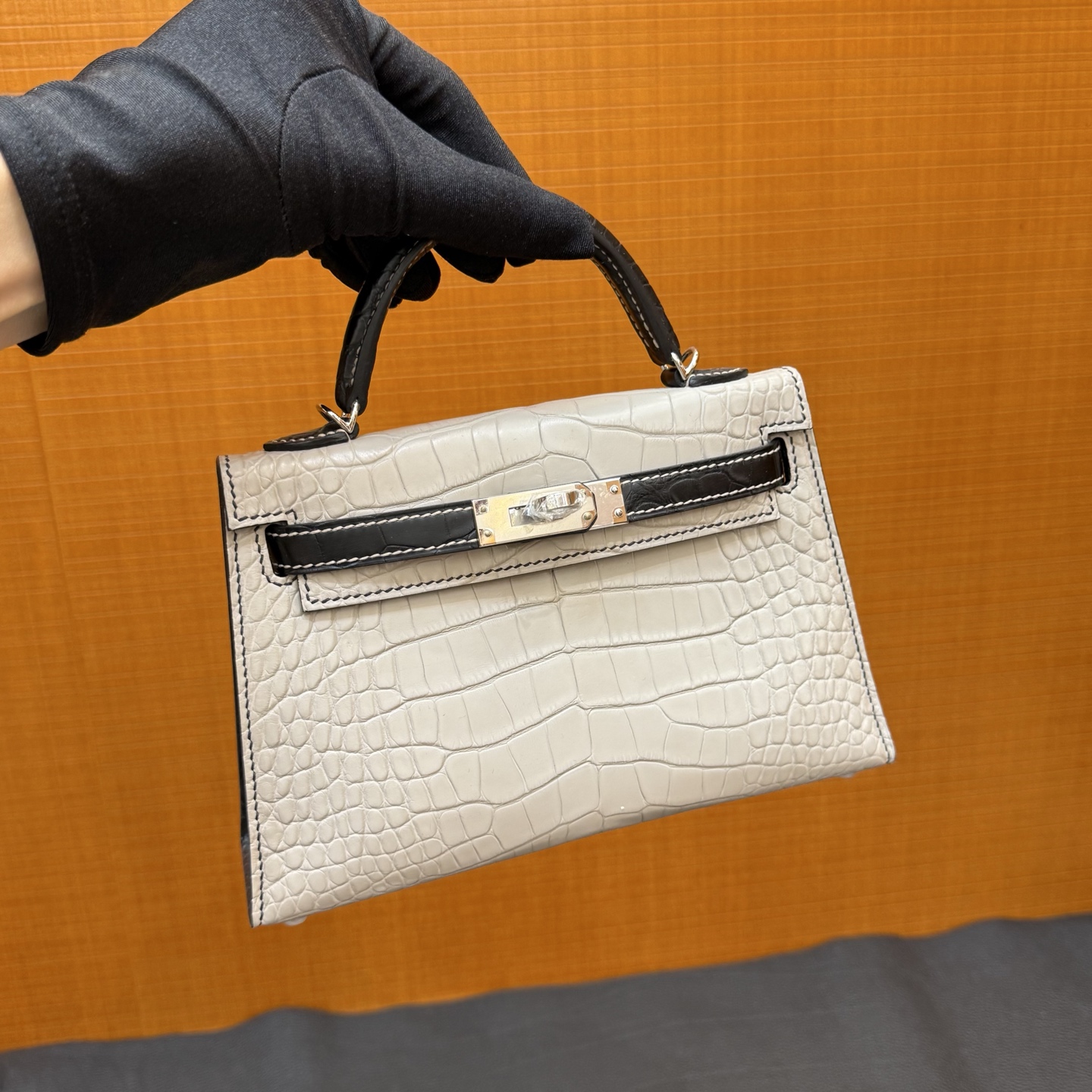 Kelly Mini Matte American Alligator Color: Ck80 Pearl Gray/Ck89 Black Silver Buckle Fully handmade wax stitching Matte Alligator Crocodile Phw Stock - Image 11