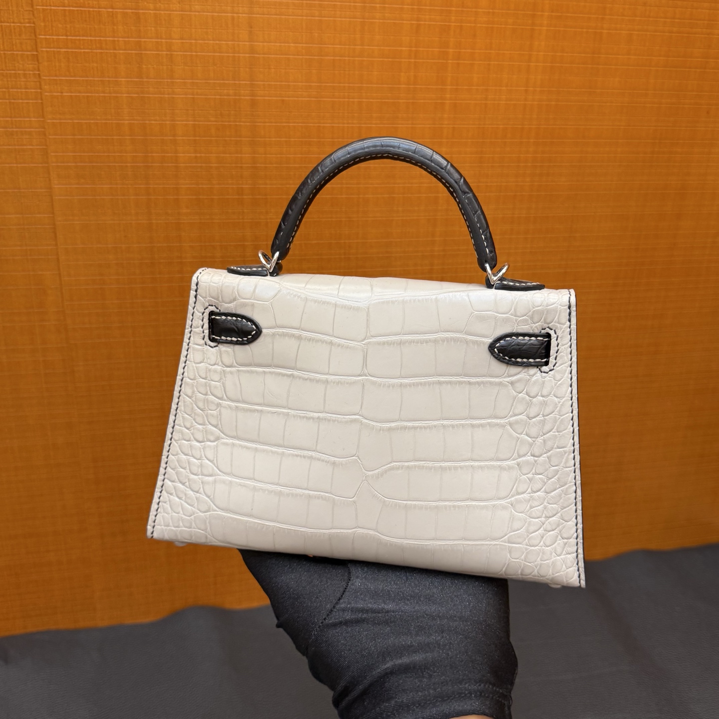 Kelly Mini Matte American Alligator Color: Ck80 Pearl Gray/Ck89 Black Silver Buckle Fully handmade wax stitching Matte Alligator Crocodile Phw Stock - Image 16