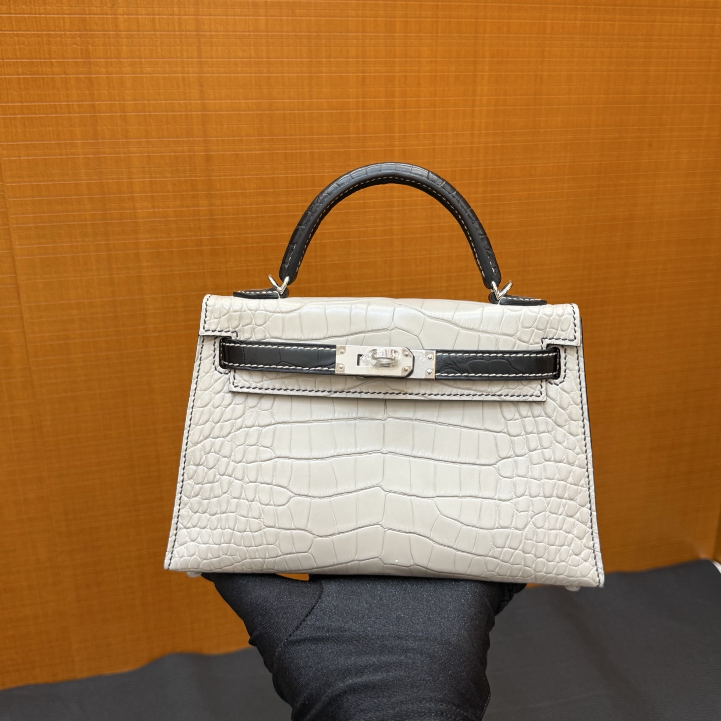 Kelly Mini Matte American Alligator Color: Ck80 Pearl Gray/Ck89 Black Silver Buckle Fully handmade wax stitching Matte Alligator Crocodile Phw Stock - Image 15