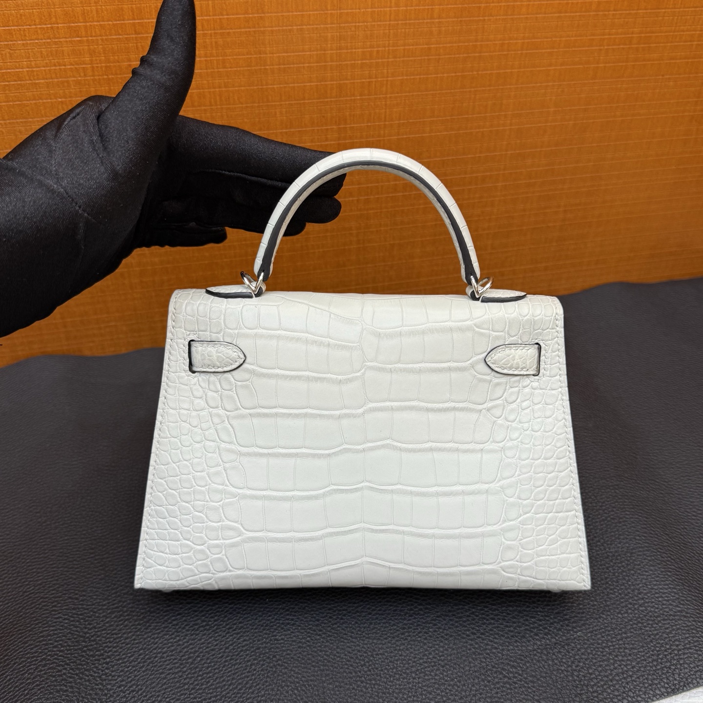 Kelly Mini 19cm Matte American Alligator Color: 0W ice crystal gray, silver buckle, fully handmade wax stitching Matte Alligator Crocodile Phw Stock - Image 7
