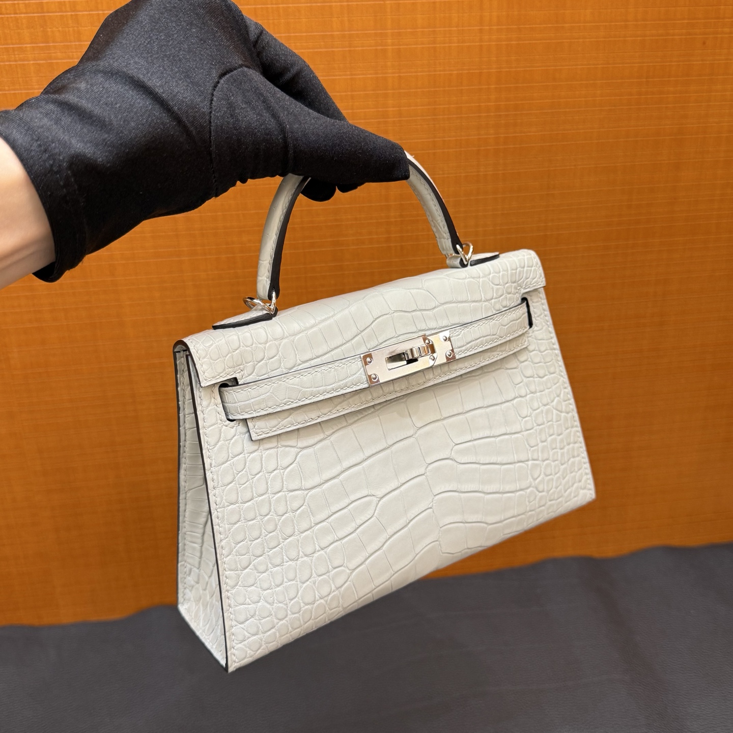 Kelly Mini 19cm Matte American Alligator Color: 0W ice crystal gray, silver buckle, fully handmade wax stitching Matte Alligator Crocodile Phw Stock - Image 12