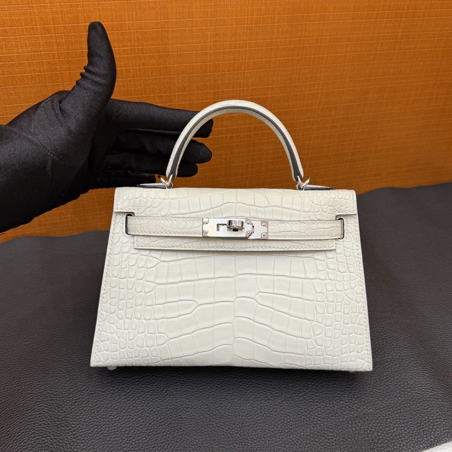 Kelly Mini 19cm Matte American Alligator Color: 0W ice crystal gray, silver buckle, fully handmade wax stitching Matte Alligator Crocodile Phw Stock - Image 16