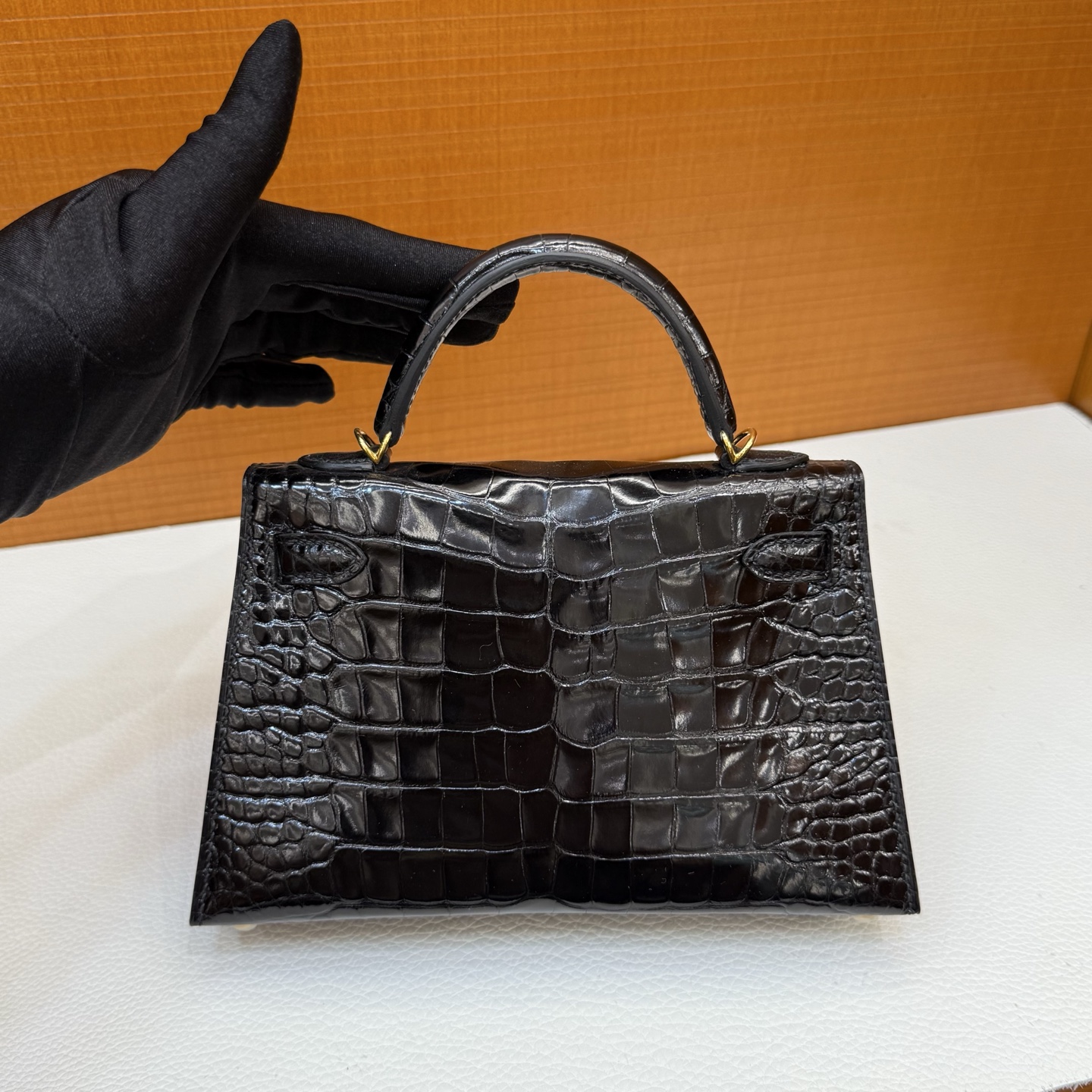 Kelly Mini Glossy American Alligator Color: Ck89 black Noir gold buckle, fully handmade wax stitching Shiny Alligator Crocodile Ghw Stock - Image 6