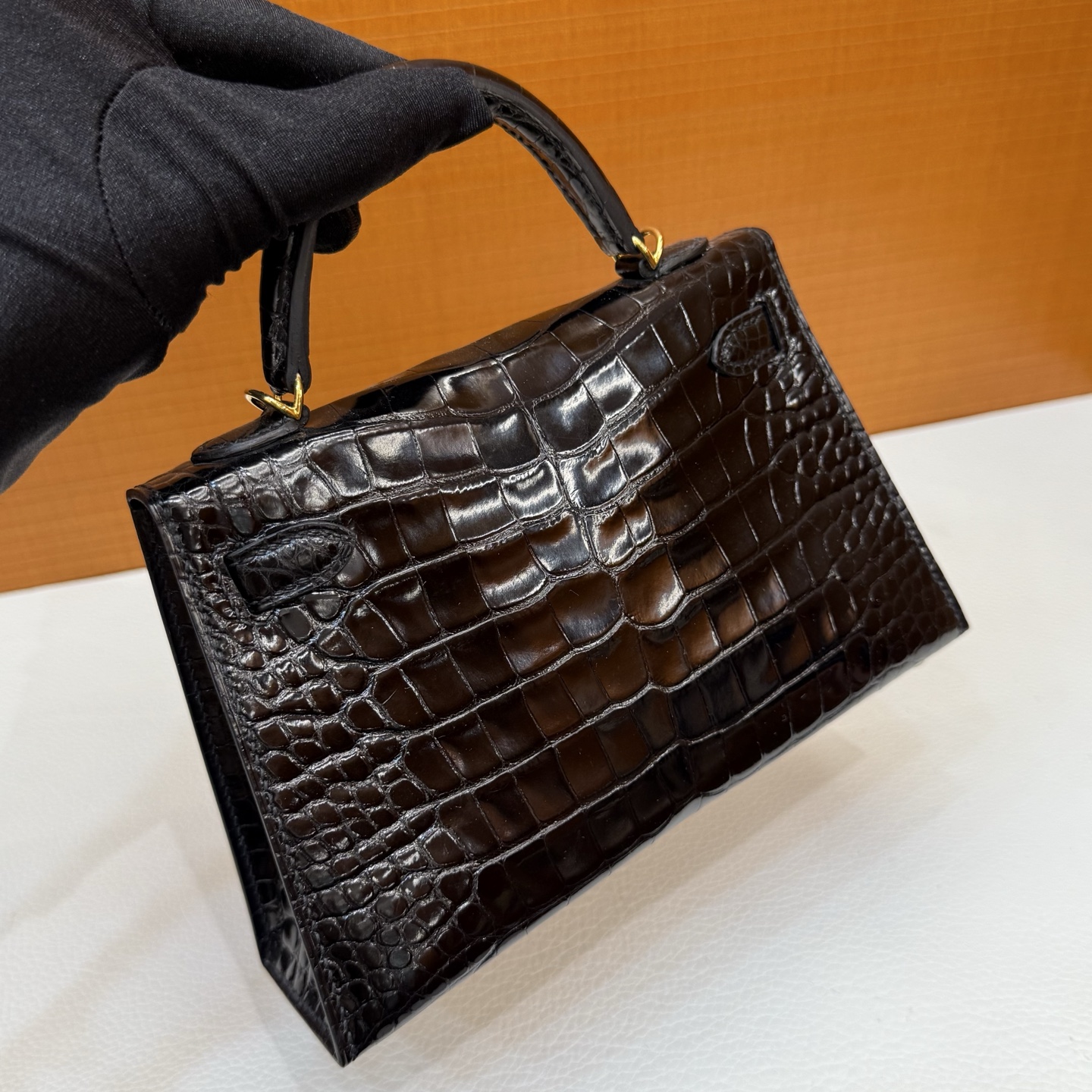Kelly Mini Glossy American Alligator Color: Ck89 black Noir gold buckle, fully handmade wax stitching Shiny Alligator Crocodile Ghw Stock - Image 7