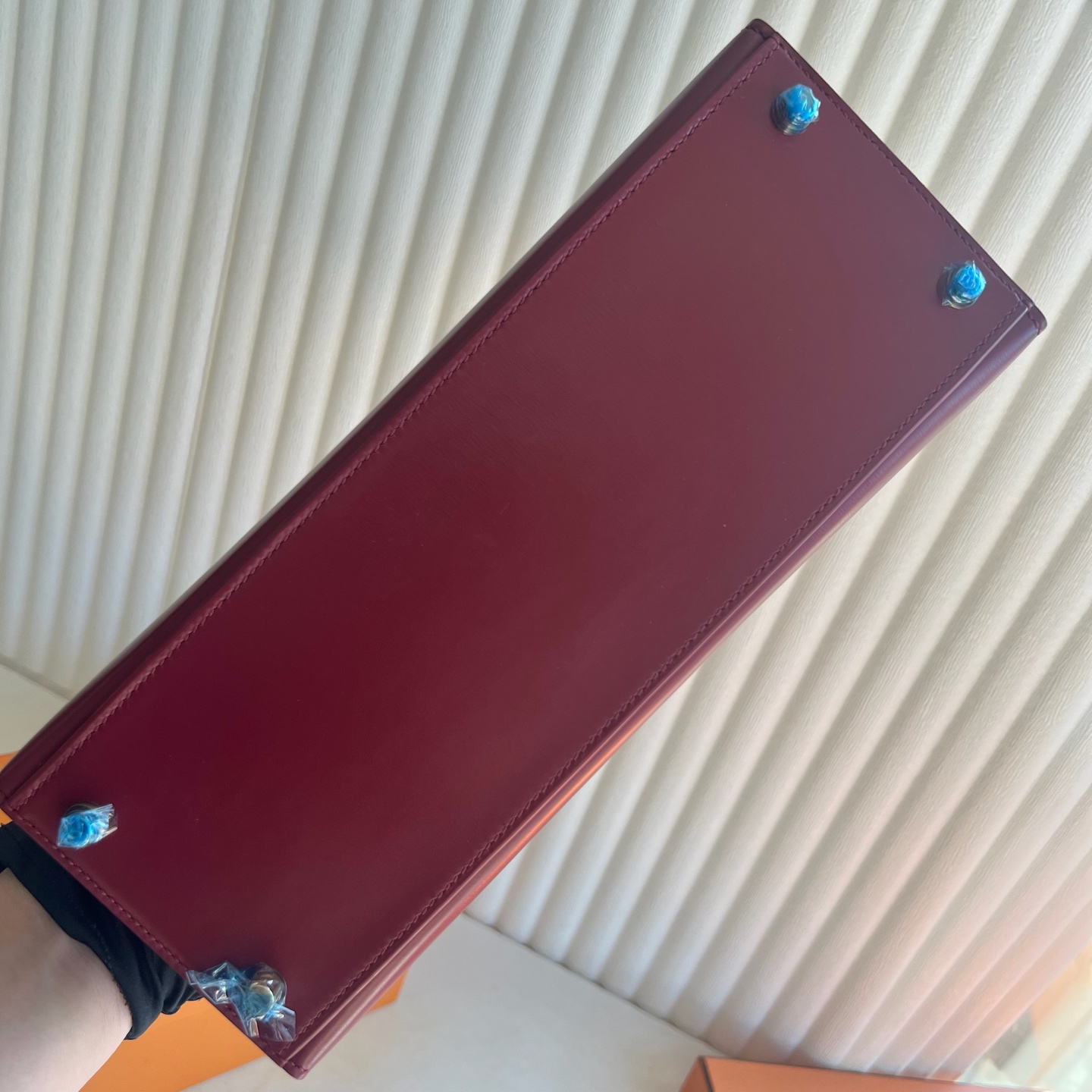 Kelly 28cm Box Leather Color: Ck55 Hermès Red Rouge H Ghw Original hardware, hand-engraved, fully hand-waxed stitching Gold buckle customized✈️ - Image 10