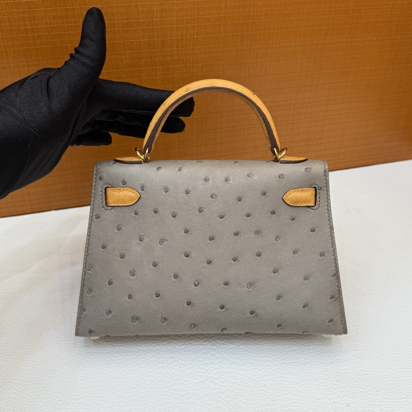 Kelly Mini 19cm Ostrich original imported kk ostrich Color: CC81 Turtle Dove Gray/Safran Yellow Gold Buckle Fully Handmade Wax Thread Sewing Ghw - Image 4