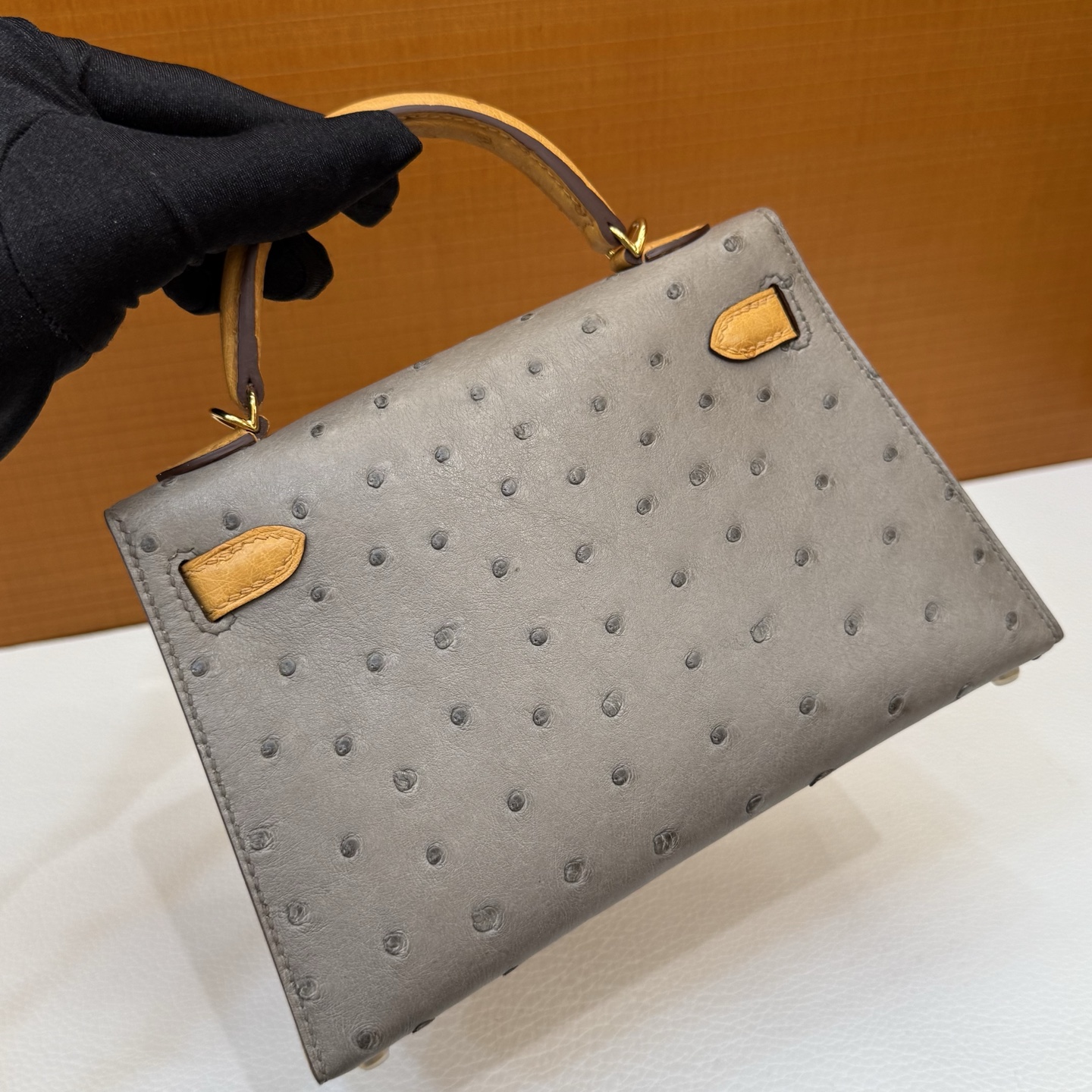 Kelly Mini 19cm Ostrich original imported kk ostrich Color: CC81 Turtle Dove Gray/Safran Yellow Gold Buckle Fully Handmade Wax Thread Sewing Ghw - Image 6