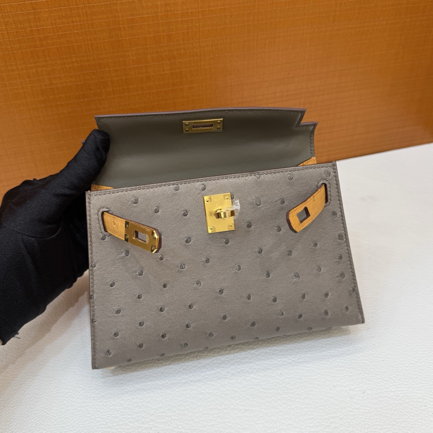 Kelly Mini 19cm Ostrich original imported kk ostrich Color: CC81 Turtle Dove Gray/Safran Yellow Gold Buckle Fully Handmade Wax Thread Sewing Ghw - Image 7