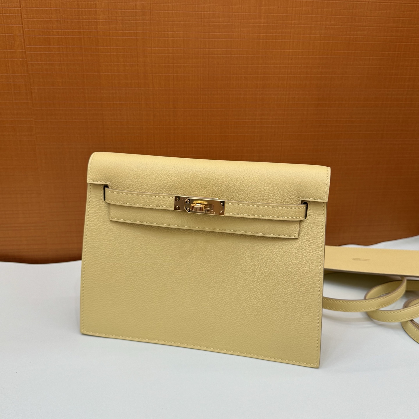 KellyDanse 22cm Evercolor Color: 1Z chick yellow, fully handmade wax thread sewing Gold buckle customized✈️ - Image 2