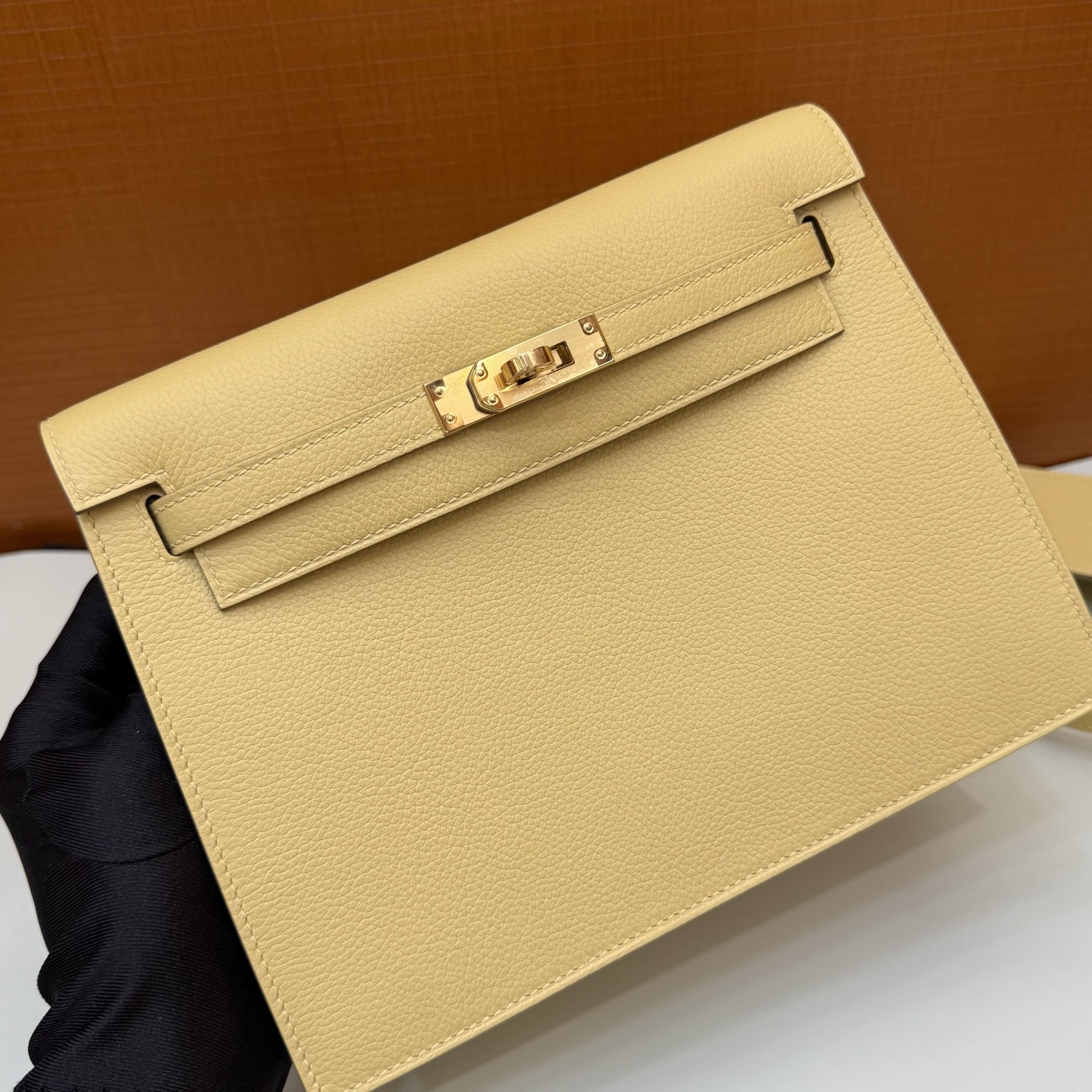 KellyDanse 22cm Evercolor Color: 1Z chick yellow, fully handmade wax thread sewing Gold buckle customized✈️ - Image 4