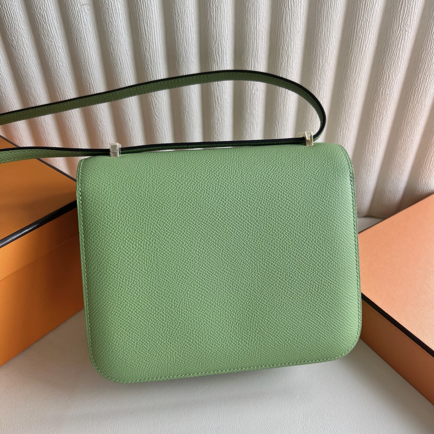 Constance 18cm Epsom Color: 3i avocado green with lizard + crocodile buckle, fully handmade wax stitching Customized✈️ - Image 4