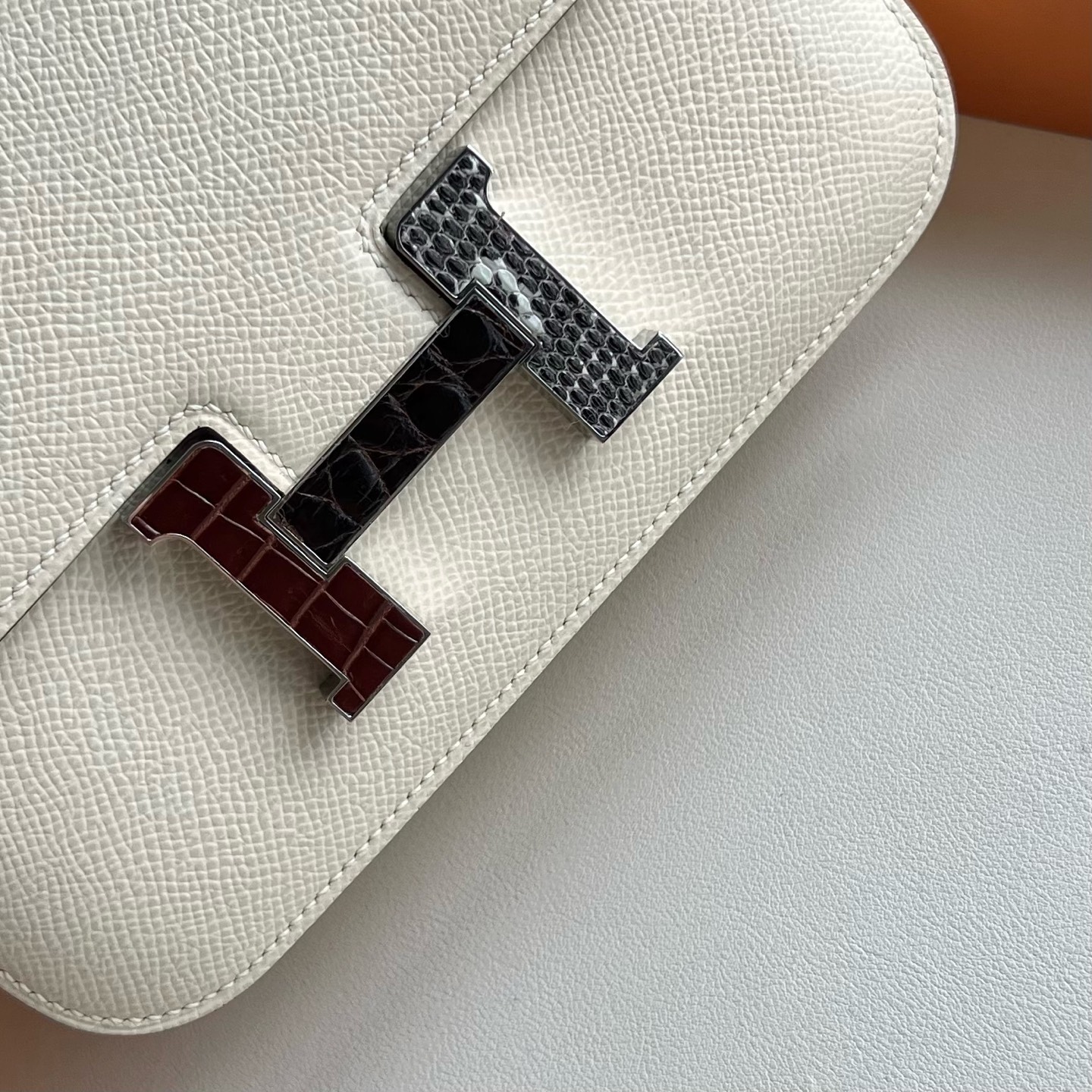 Constance 18cm Epsom Color: I2 cream white with lizard + crocodile buckle, fully handmade wax stitching Customized✈️ - Image 2
