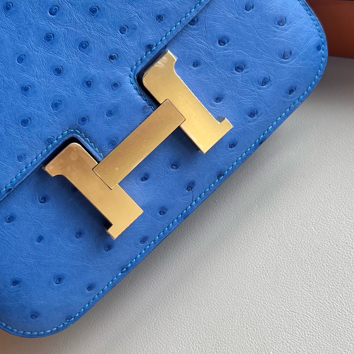 Constance 18cm Ostrich Color: O7 cornflower blue Bleuet, fully handmade wax stitching Gold buckle customized✈️ - Image 2