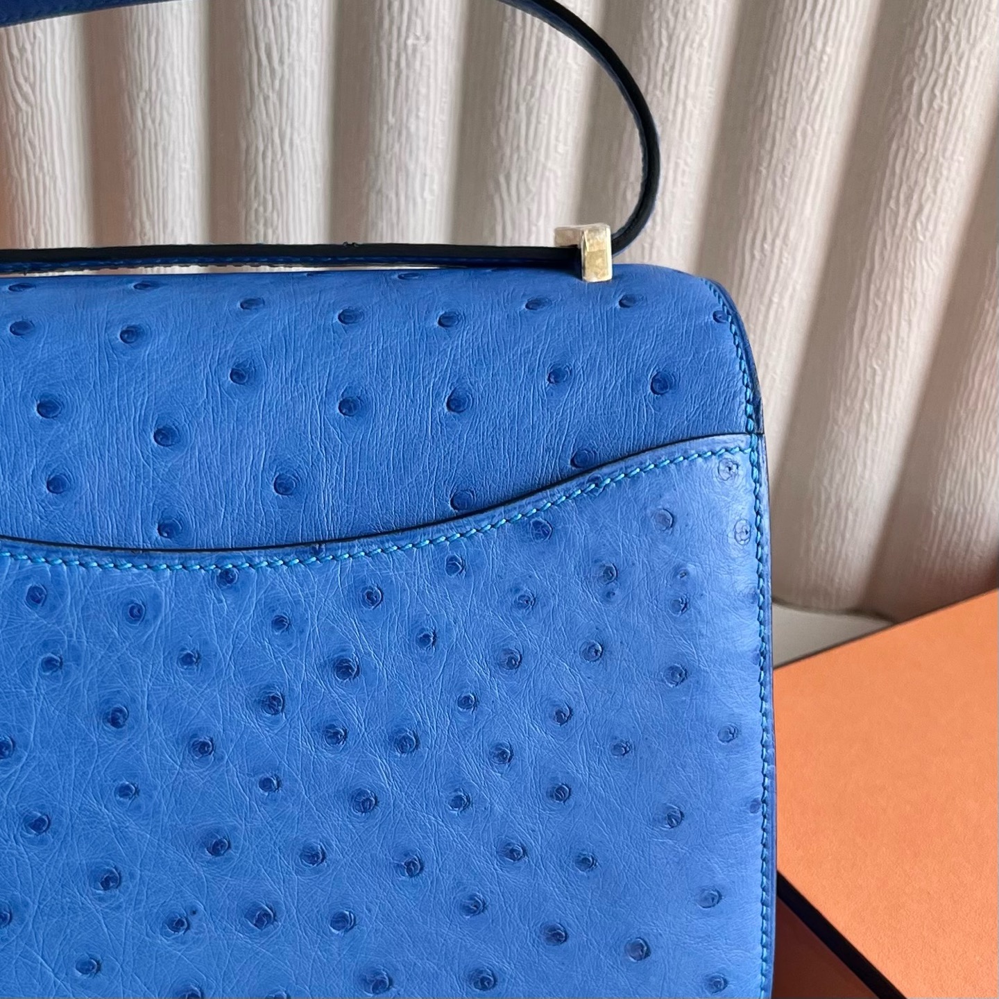 Constance 18cm Ostrich Color: O7 cornflower blue Bleuet, fully handmade wax stitching Gold buckle customized✈️ - Image 5