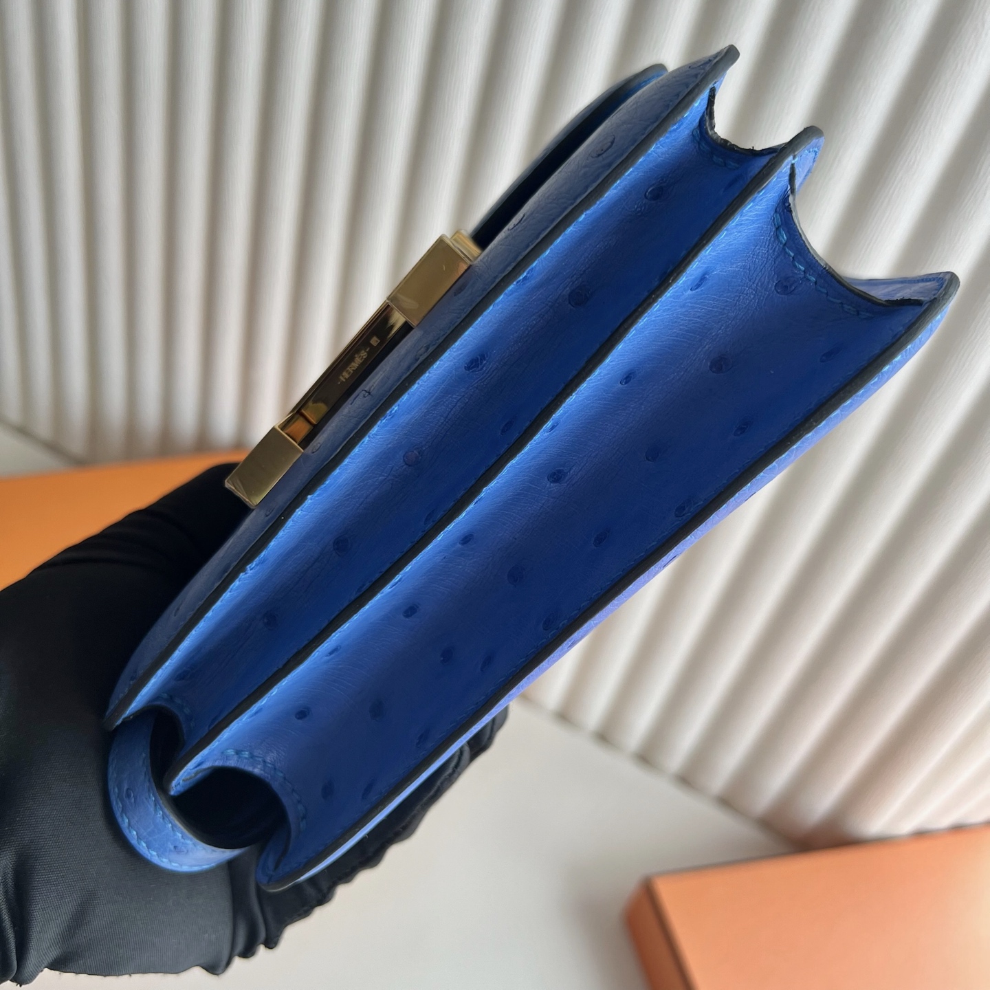 Constance 18cm Ostrich Color: O7 cornflower blue Bleuet, fully handmade wax stitching Gold buckle customized✈️ - Image 10