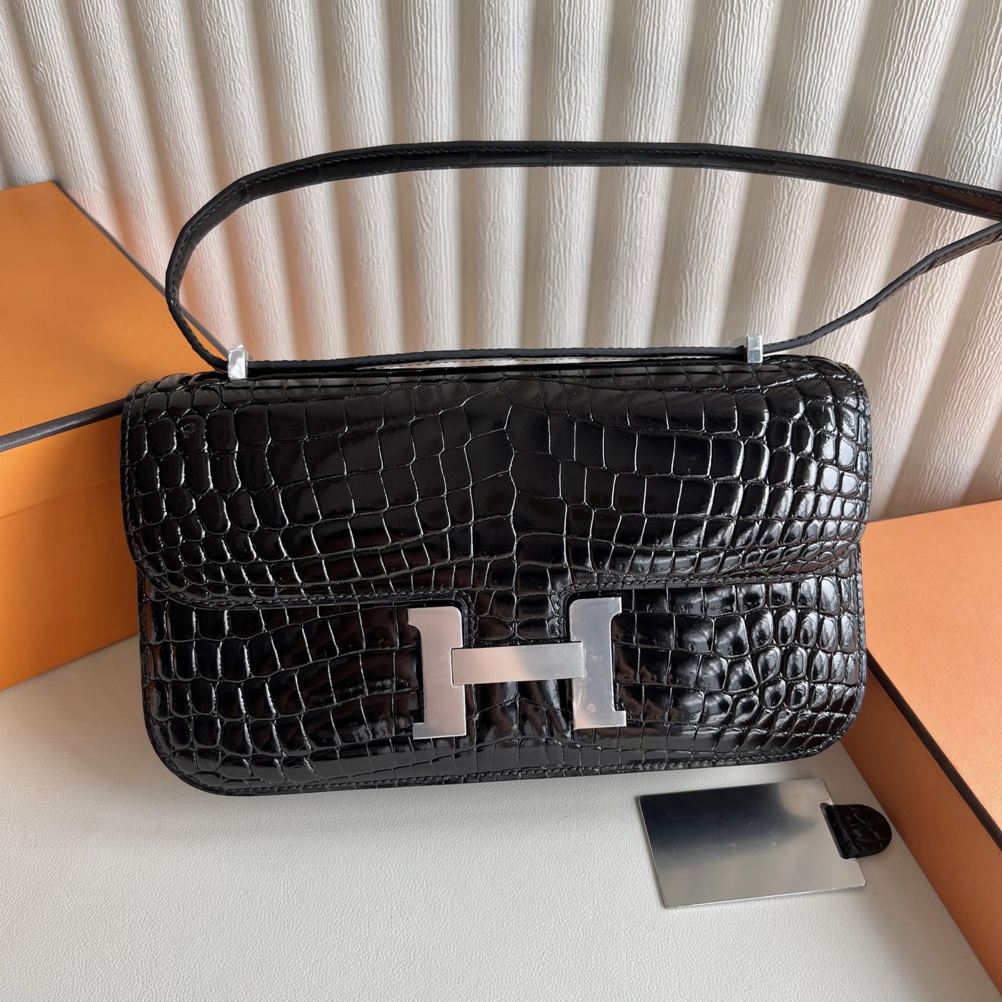 Constance Elan 23cm Shiny Nilo Crocodile shiny Nilo beaded crocodile leather Color: Ck89 black Noir fully handmade wax thread sewing Silver buckle customized✈️