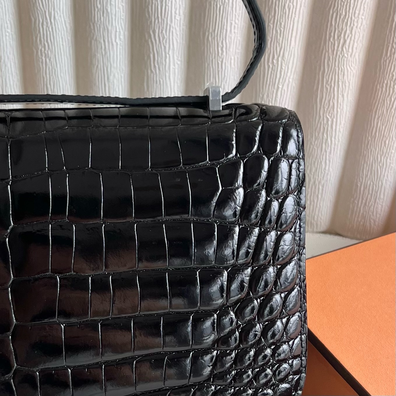Constance Elan 23cm Shiny Nilo Crocodile shiny Nilo beaded crocodile leather Color: Ck89 black Noir fully handmade wax thread sewing Silver buckle customized✈️ - Image 5