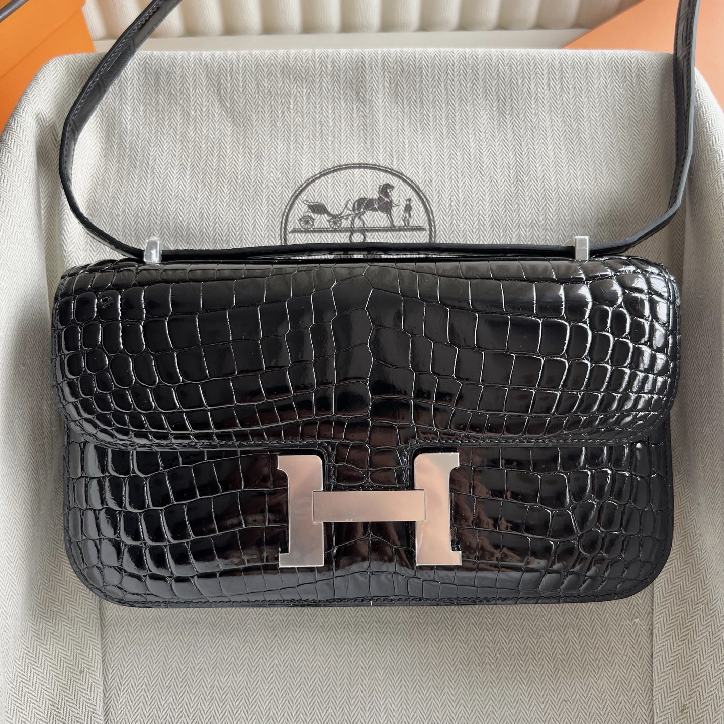 Constance Elan 23cm Shiny Nilo Crocodile shiny Nilo beaded crocodile leather Color: Ck89 black Noir fully handmade wax thread sewing Silver buckle customized✈️ - Image 11