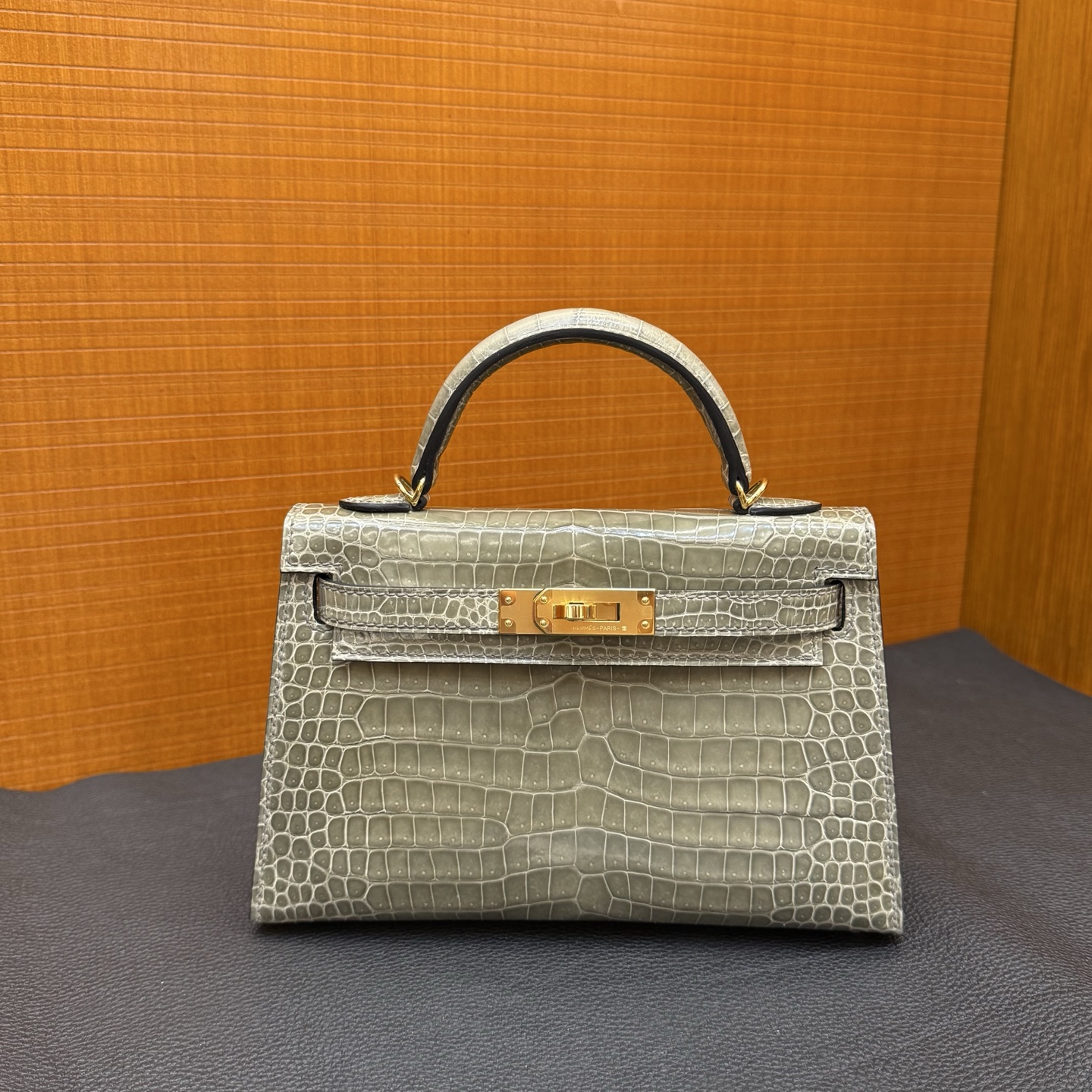 Kelly Mini Shiny Porosus Crocodile Color: CC81 turtle dove gray, fully handmade wax thread sewing, GHW customized✈️
