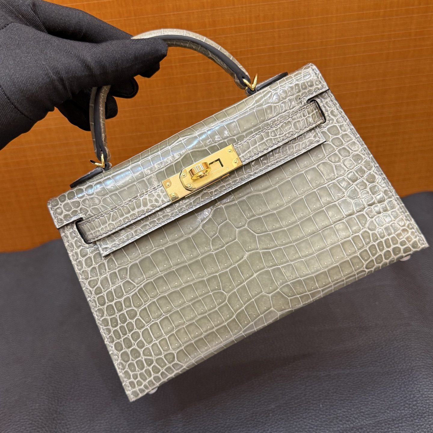 Kelly Mini Shiny Porosus Crocodile Color: CC81 turtle dove gray, fully handmade wax thread sewing, GHW customized✈️ - Image 2