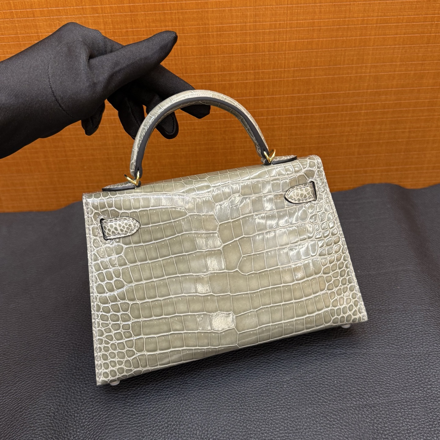 Kelly Mini Shiny Porosus Crocodile Color: CC81 turtle dove gray, fully handmade wax thread sewing, GHW customized✈️ - Image 4