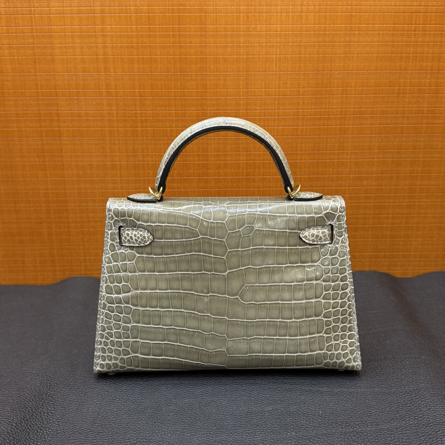 Kelly Mini Shiny Porosus Crocodile Color: CC81 turtle dove gray, fully handmade wax thread sewing, GHW customized✈️ - Image 8