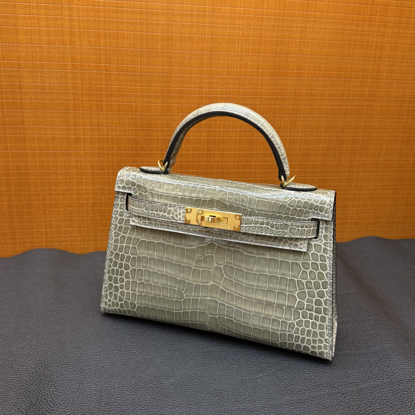 Kelly Mini Shiny Porosus Crocodile Color: CC81 turtle dove gray, fully handmade wax thread sewing, GHW customized✈️ - Image 13