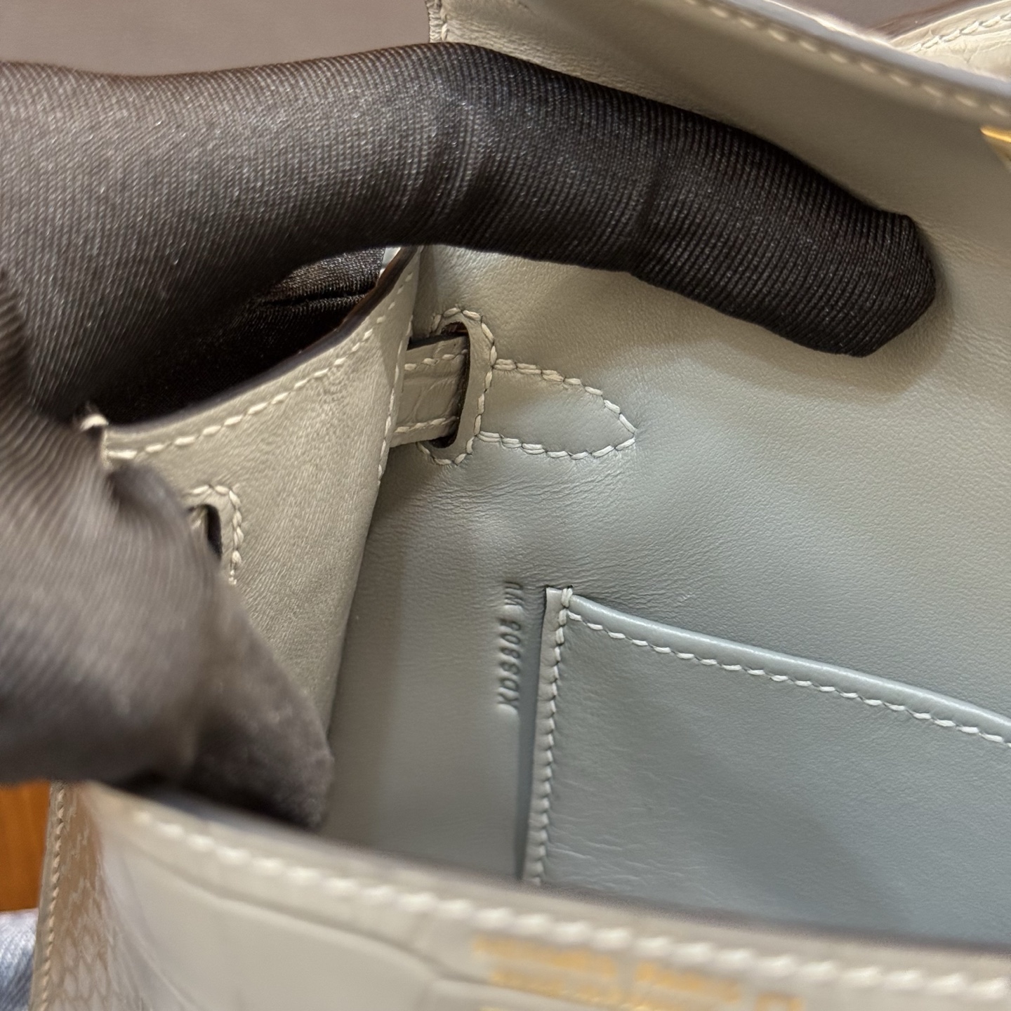 Kelly Mini Matte Alligator Crocodile Color: 0V cement gray, gold buckle, fully hand-waxed seams Ghw customized✈️ - Image 13