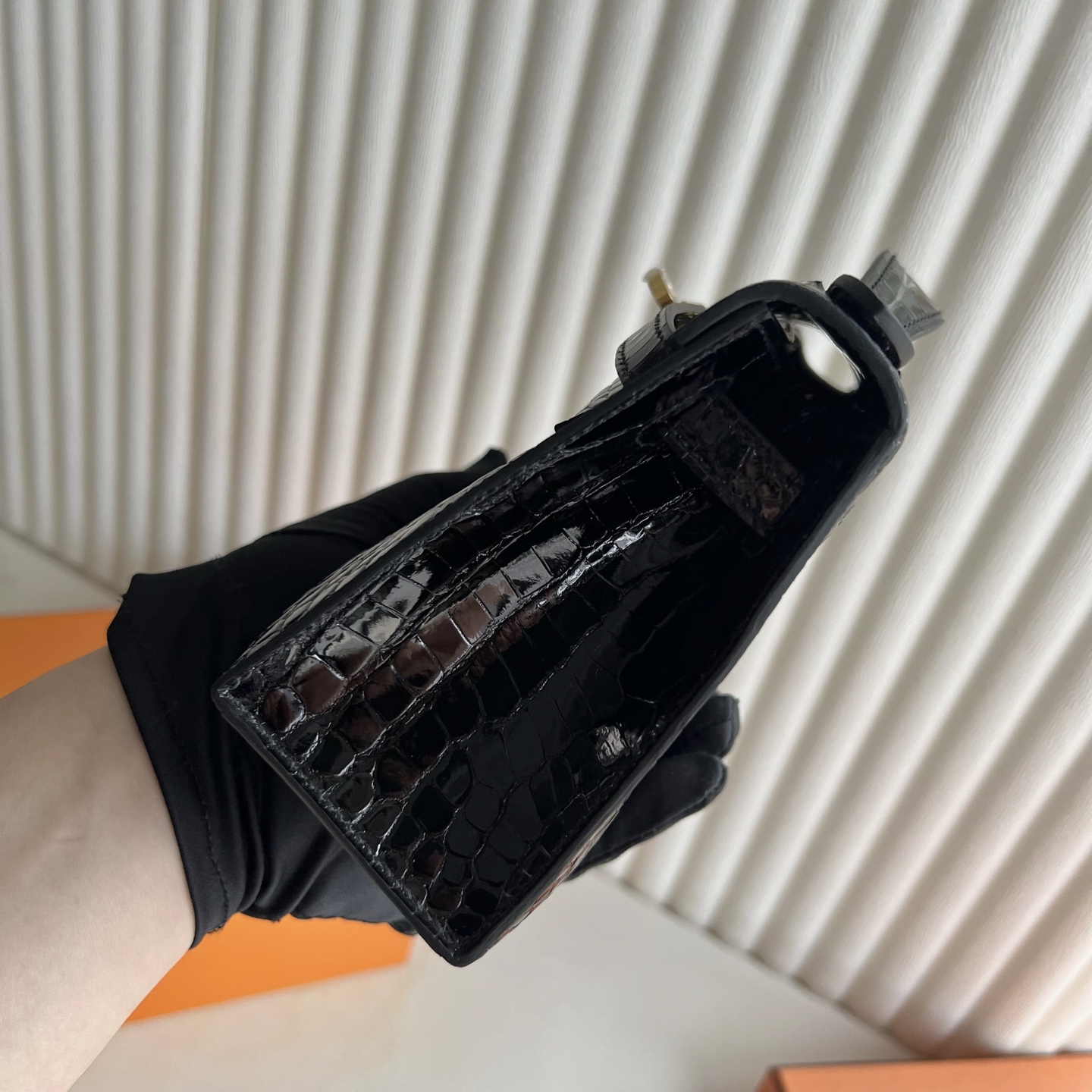 MiniKelly Pochette 22cm glossy inverted V Australian crocodile Shiny Porosus Crocodile Color: CC89 black Noir fully handmade wax thread sewing Gold buckle customized✈️ - Image 3