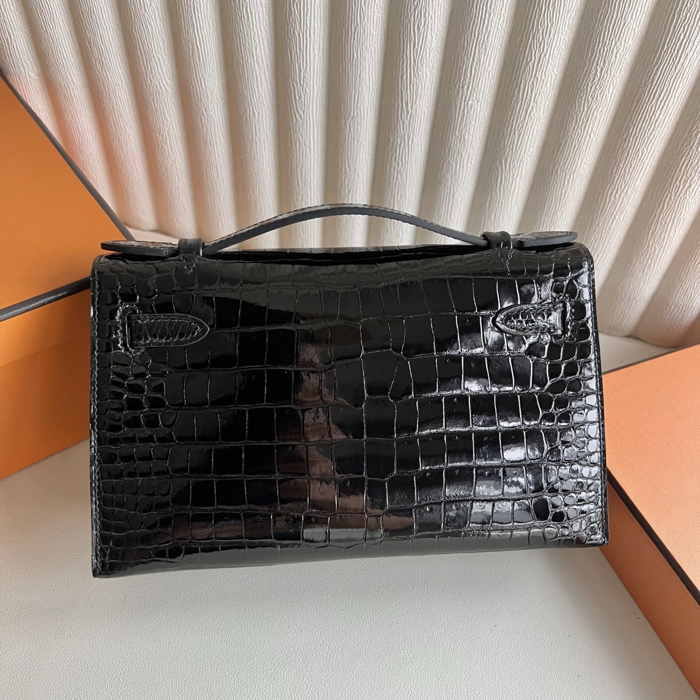 MiniKelly Pochette 22cm glossy inverted V Australian crocodile Shiny Porosus Crocodile Color: CC89 black Noir fully handmade wax thread sewing Gold buckle customized✈️ - Image 4