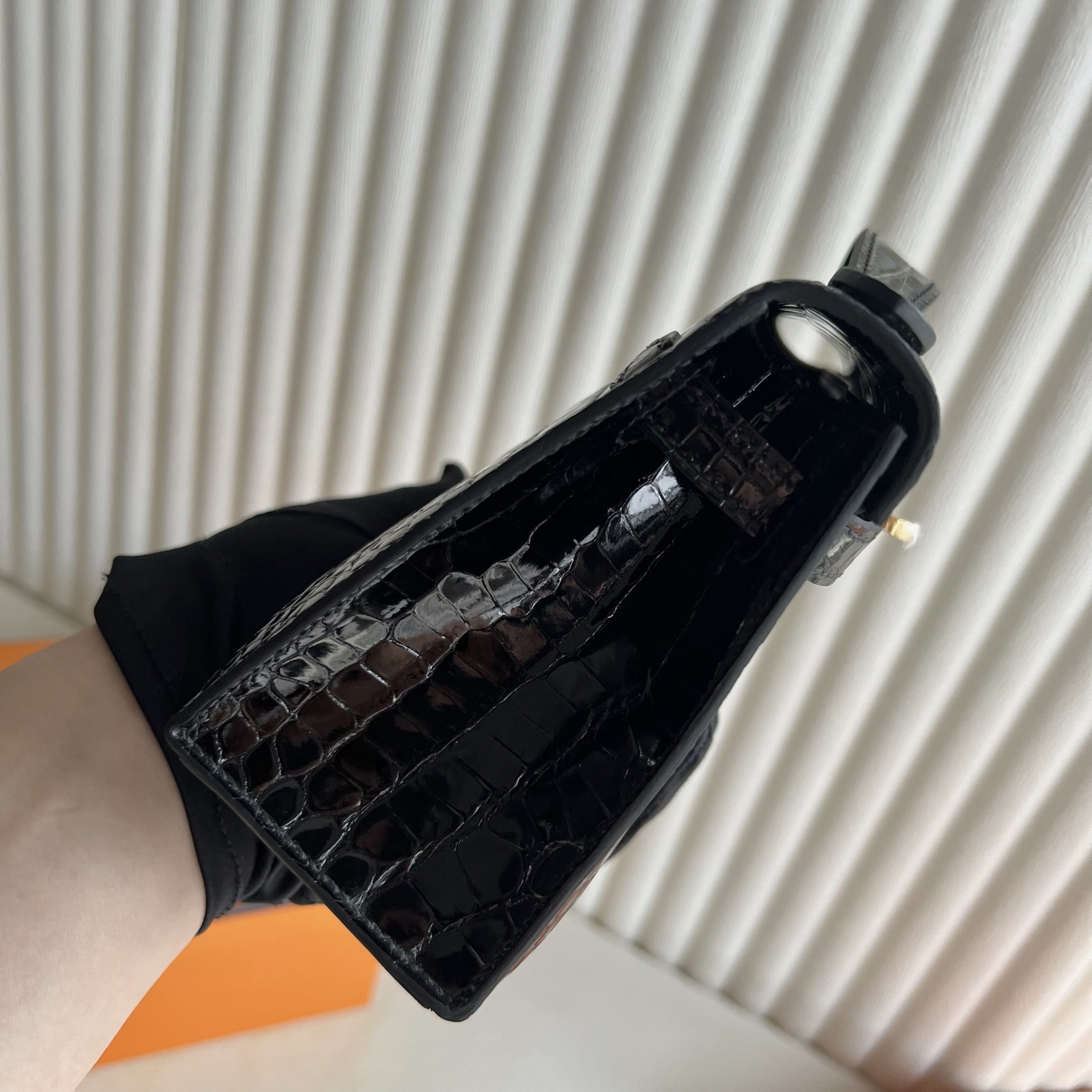 MiniKelly Pochette 22cm glossy inverted V Australian crocodile Shiny Porosus Crocodile Color: CC89 black Noir fully handmade wax thread sewing Gold buckle customized✈️ - Image 8