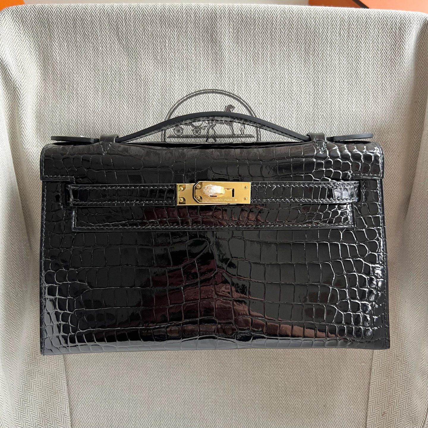 MiniKelly Pochette 22cm glossy inverted V Australian crocodile Shiny Porosus Crocodile Color: CC89 black Noir fully handmade wax thread sewing Gold buckle customized✈️ - Image 10