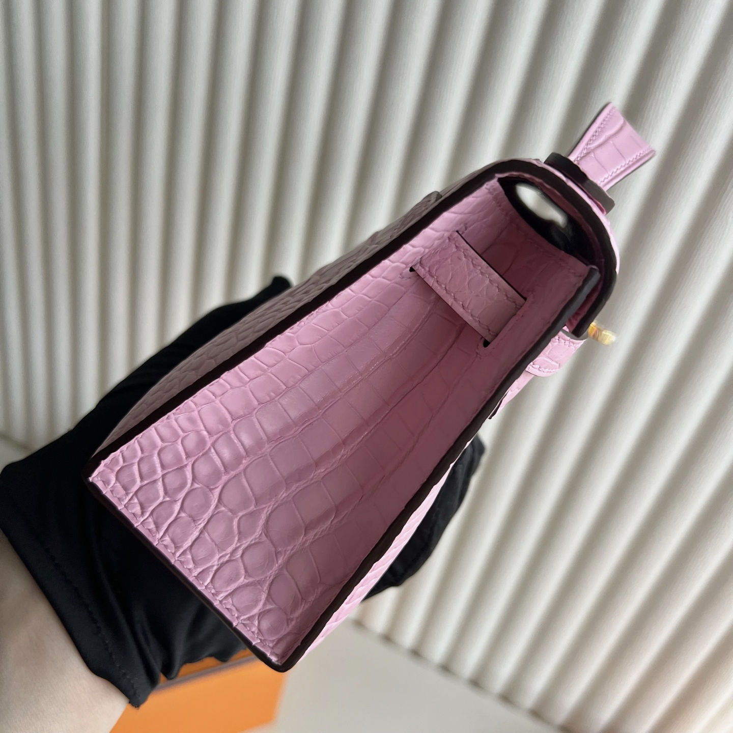 MiniKelly Pochette 22cm Matte American Alligator Color: 5P Sakura Pink Bubblegum Pink Ghw Matte Alligator Crocodile fully hand-waxed seams Gold buckle customized✈️ - Image 8