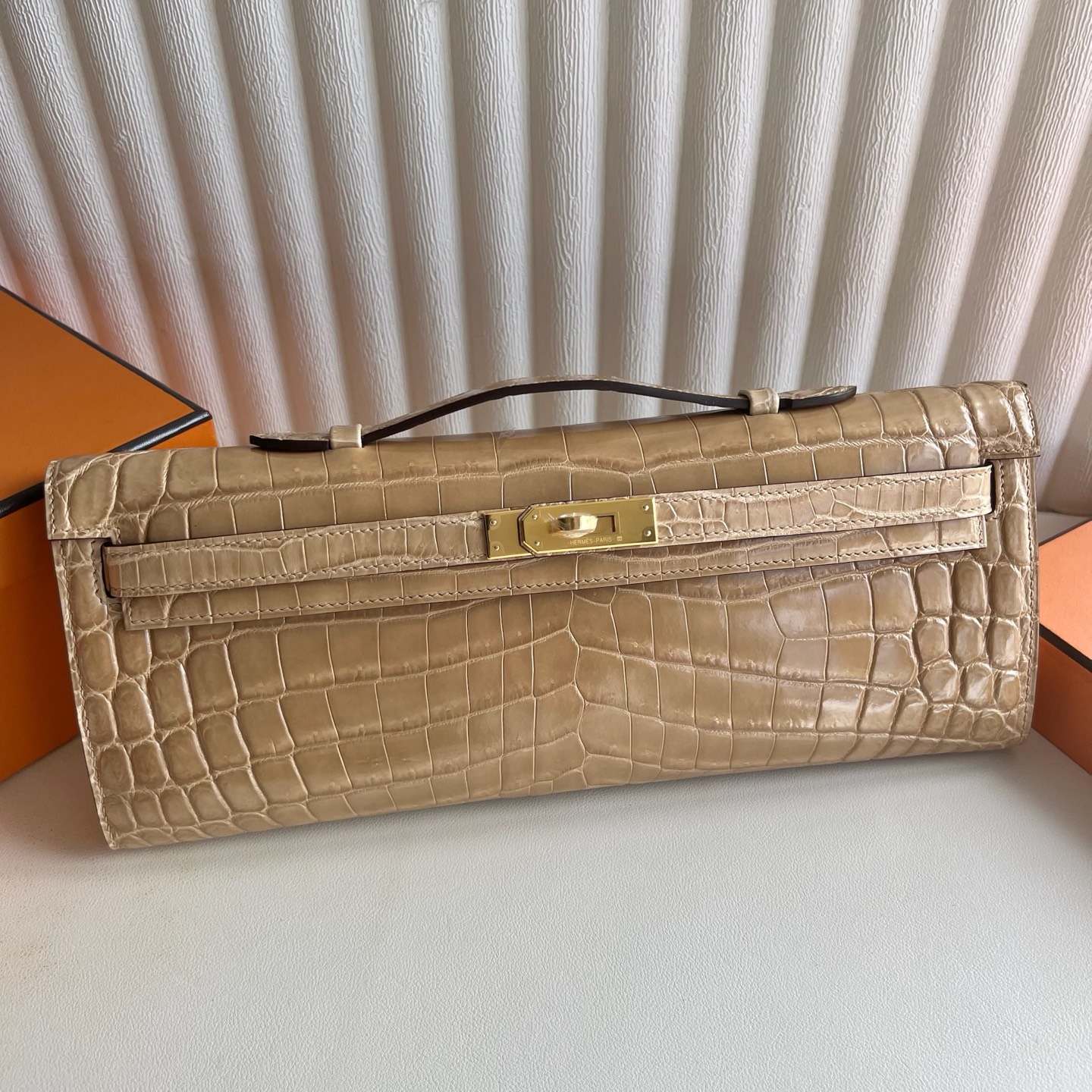Kelly cut 31cm glossy Nile crocodile Color: Ck19 Apricot Ghw shiny nilo crocodile handmade wax seams Gold buckle customized✈️