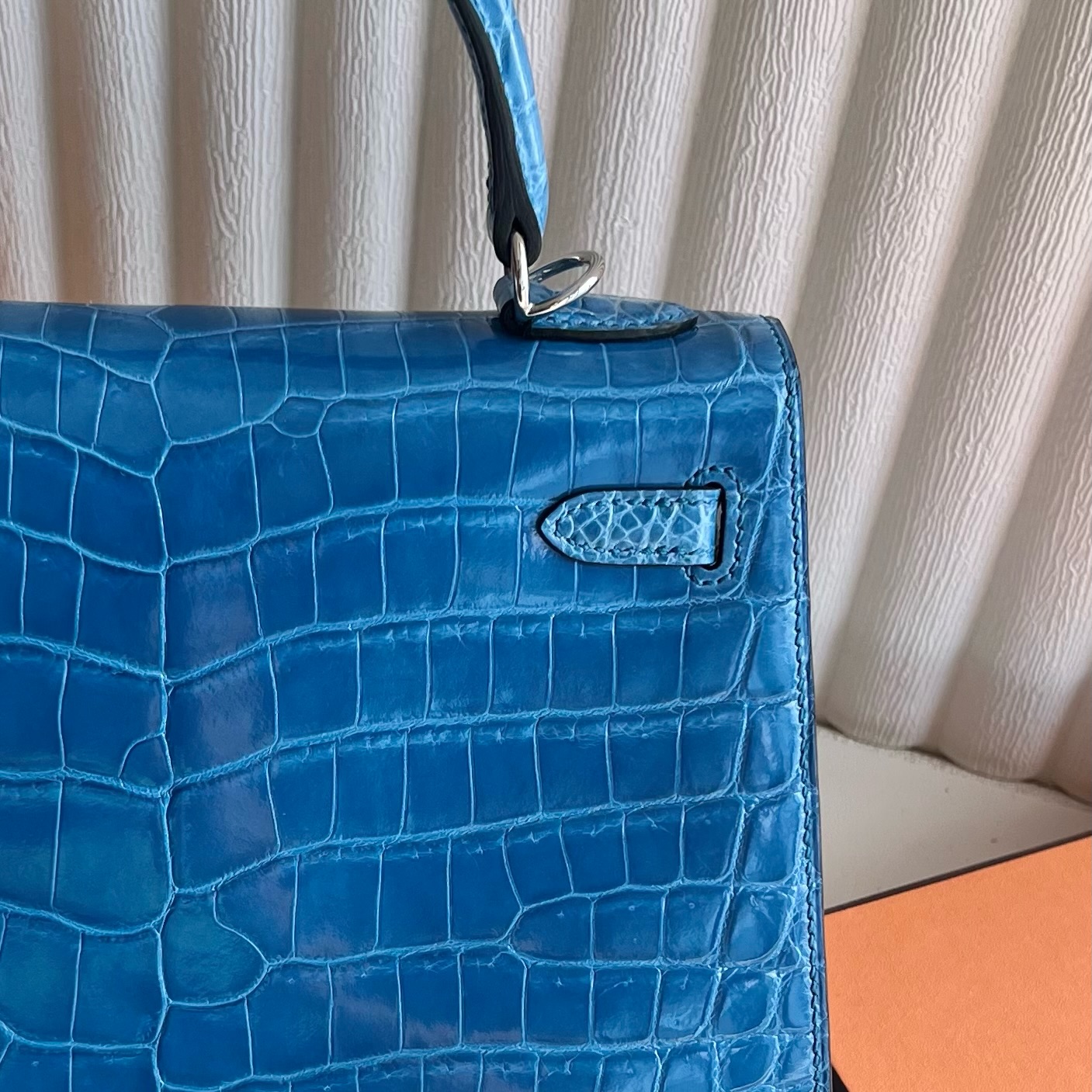 Kelly 25cm shiny nilo crocodile Color: 7Q Greek blue, silver buckle, fully handmade wax stitching phw customization✈️ - Image 3