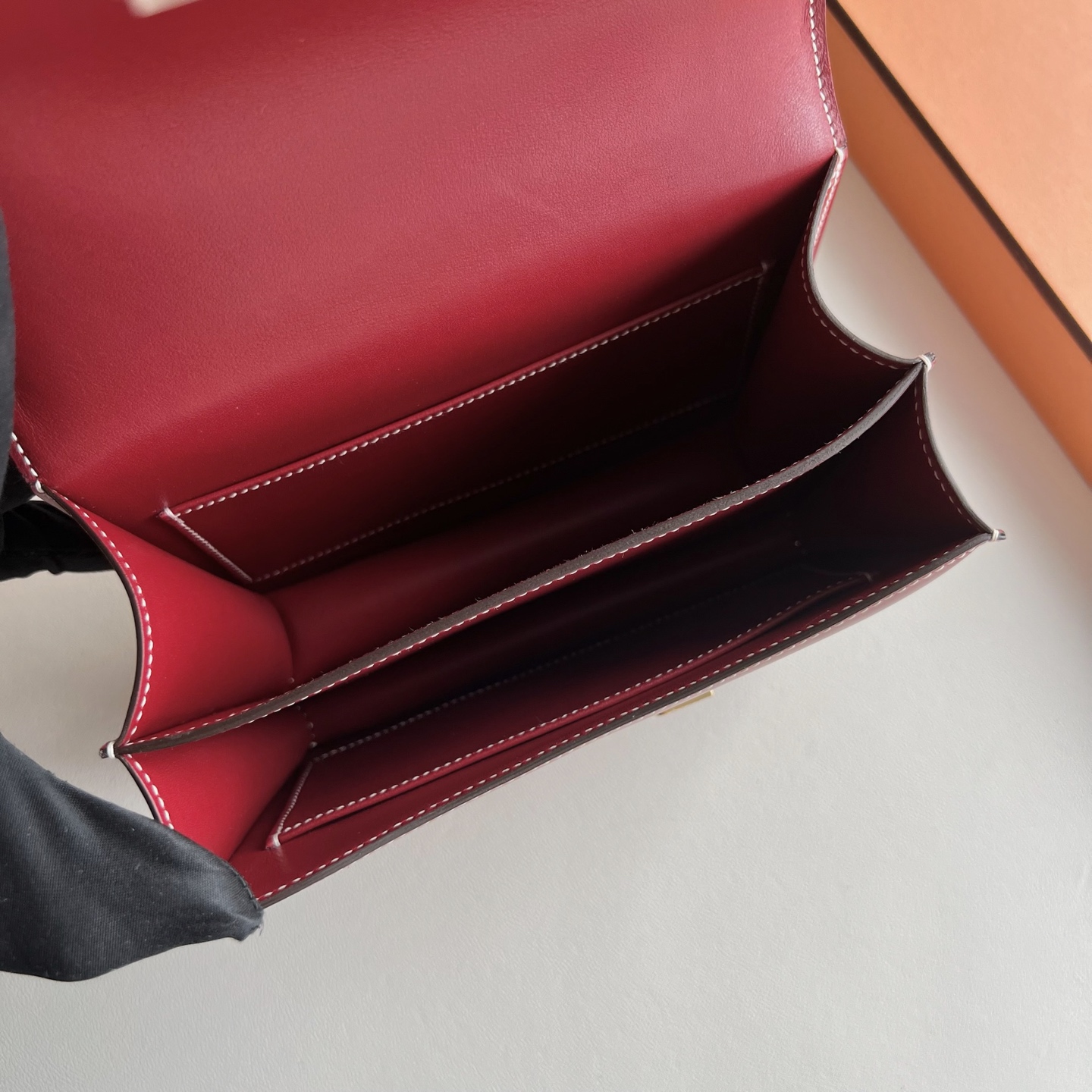 Constance 18cm Box Color: 5X Chili Red Rouge Piment Fully handmade wax stitching Gold buckle Stock - Image 5