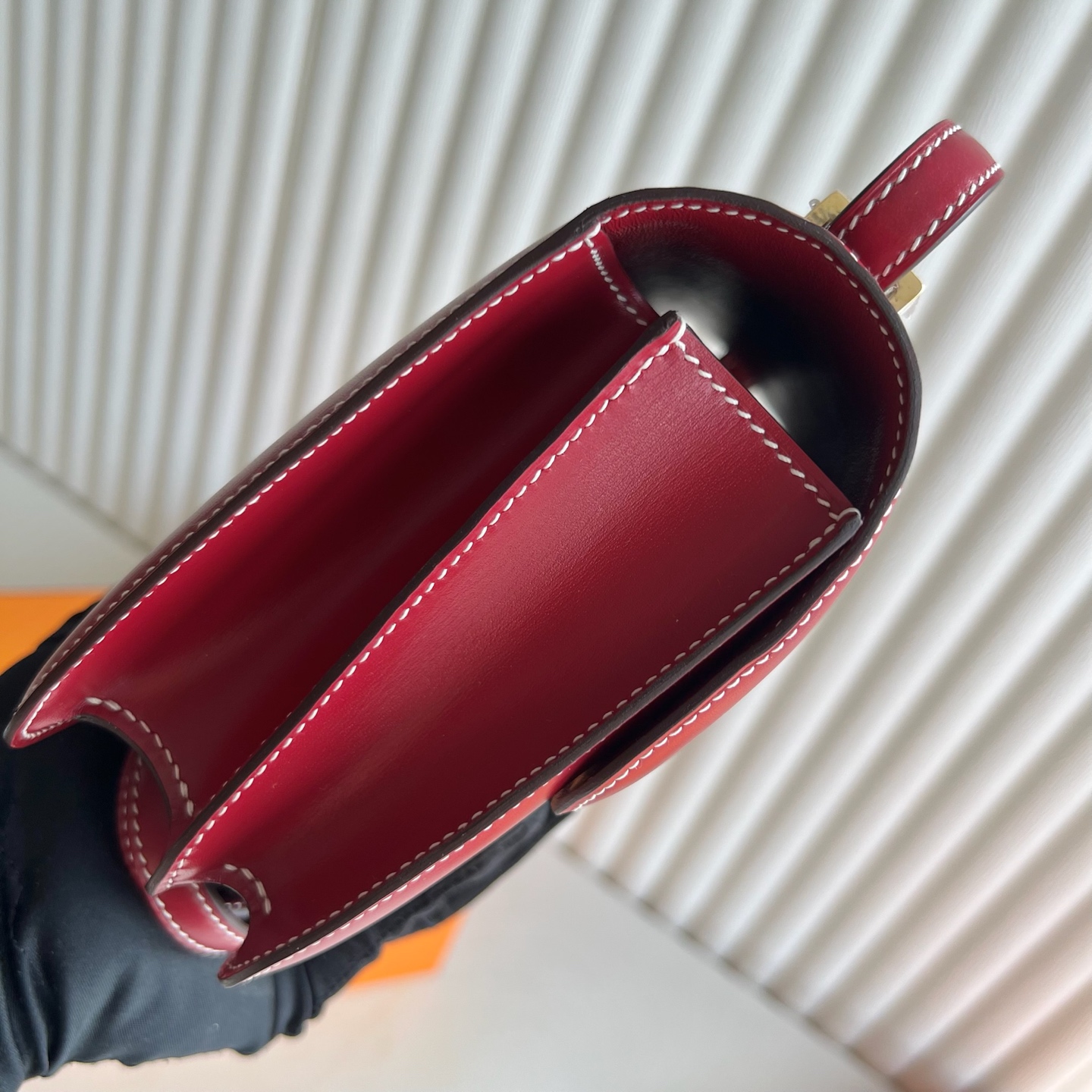 Constance 18cm Box Color: 5X Chili Red Rouge Piment Fully handmade wax stitching Gold buckle Stock - Image 8