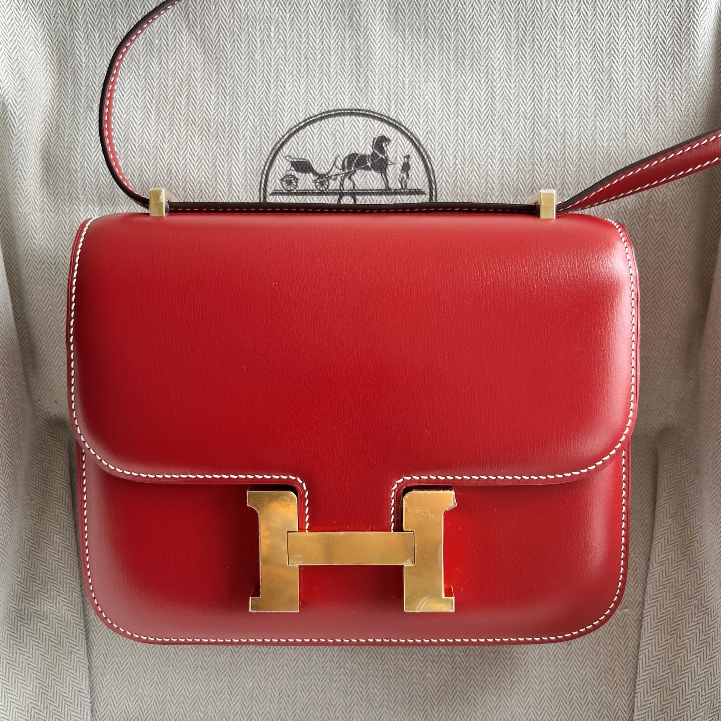 Constance 18cm Box Color: 5X Chili Red Rouge Piment Fully handmade wax stitching Gold buckle Stock - Image 10
