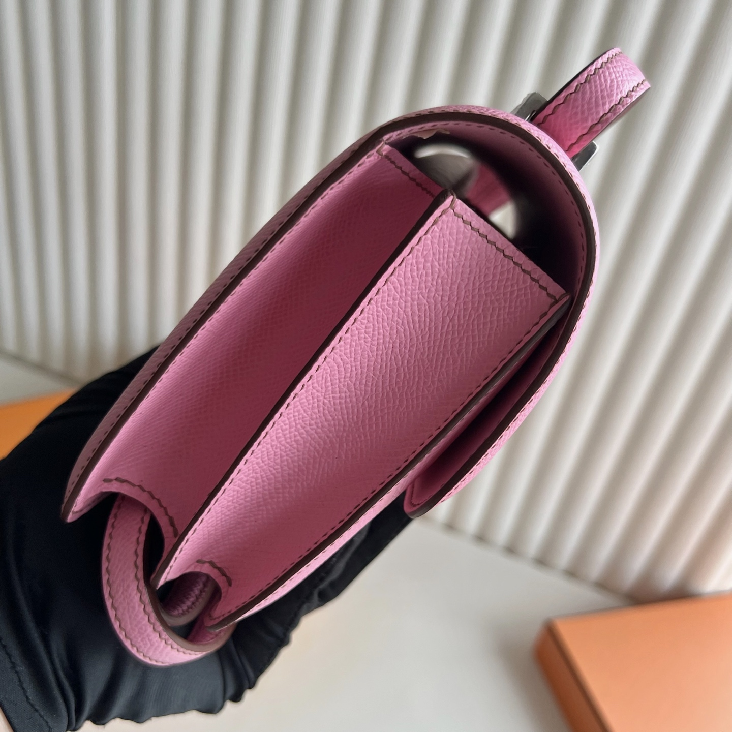 Constance 18cm Epsom Color: 5P cherry blossom pink, fully handmade wax thread sewing Silver buckle customized✈️ - Image 8