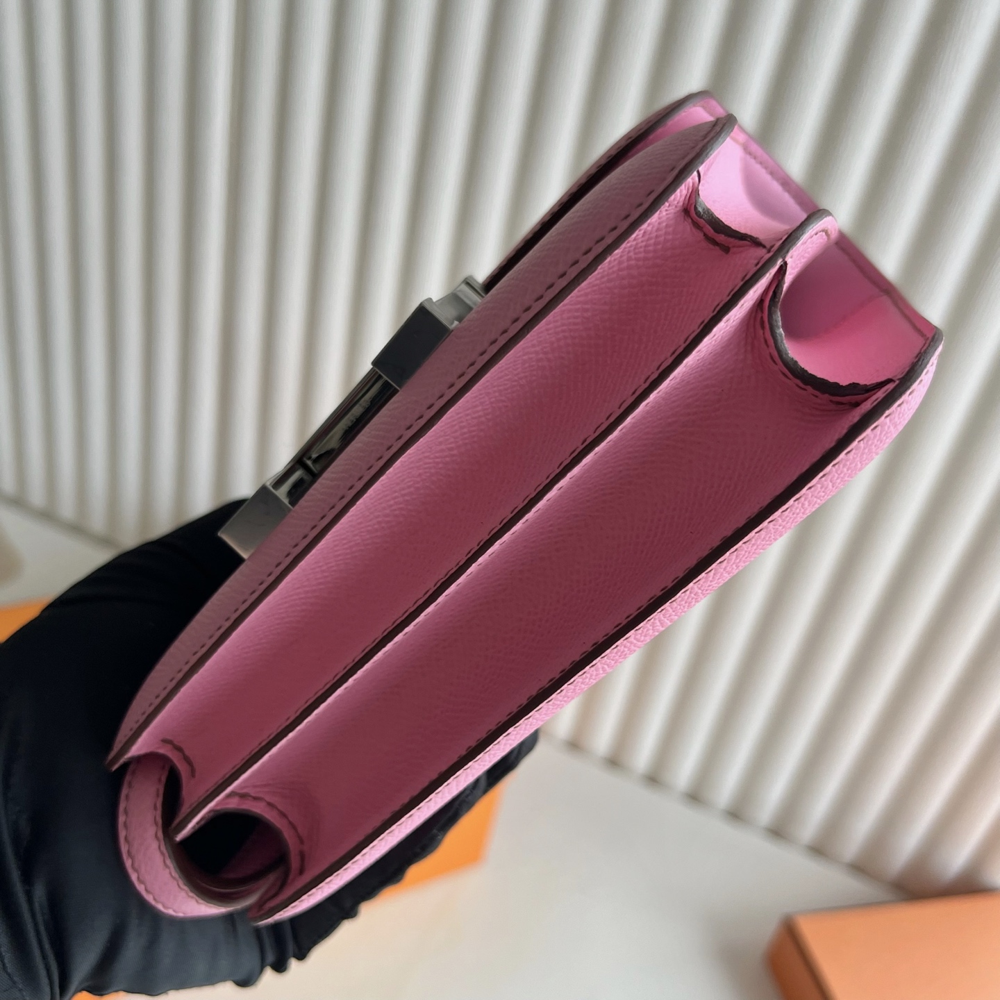 Constance 18cm Epsom Color: 5P cherry blossom pink, fully handmade wax thread sewing Silver buckle customized✈️ - Image 9