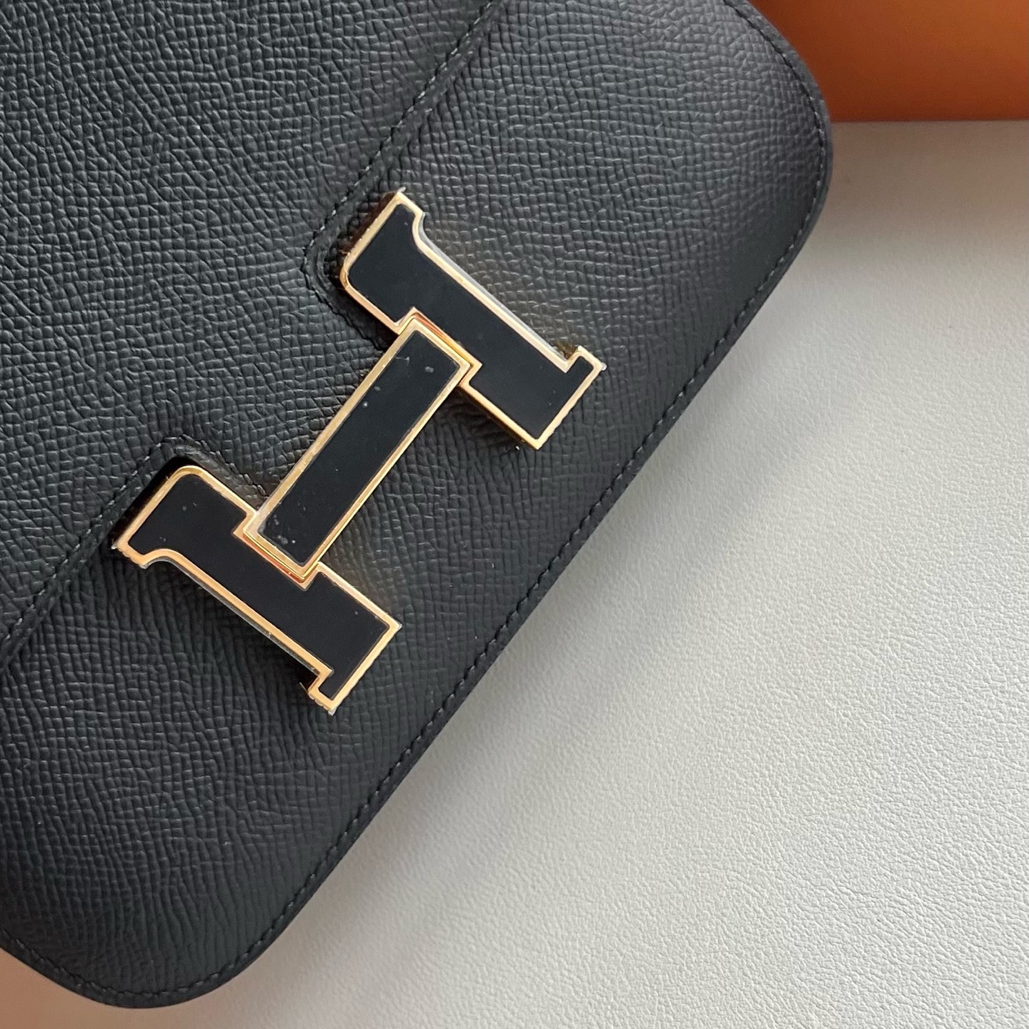 Constance 18cm Epsom Color: 89 black with black enamel buckle, fully handmade wax stitching Gold buckle customized✈️ - Image 2