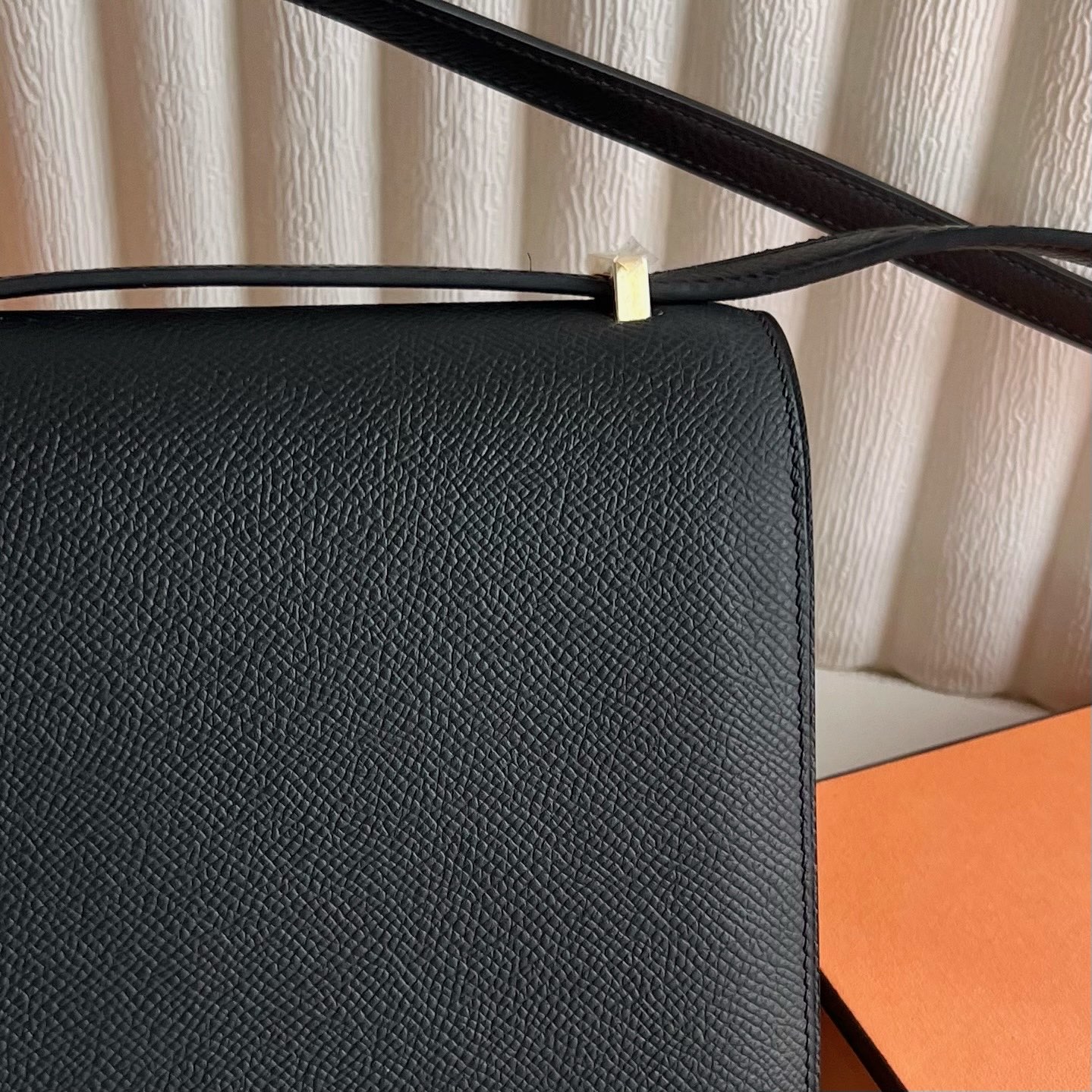 Constance 18cm Epsom Color: 89 black with black enamel buckle, fully handmade wax stitching Gold buckle customized✈️ - Image 5