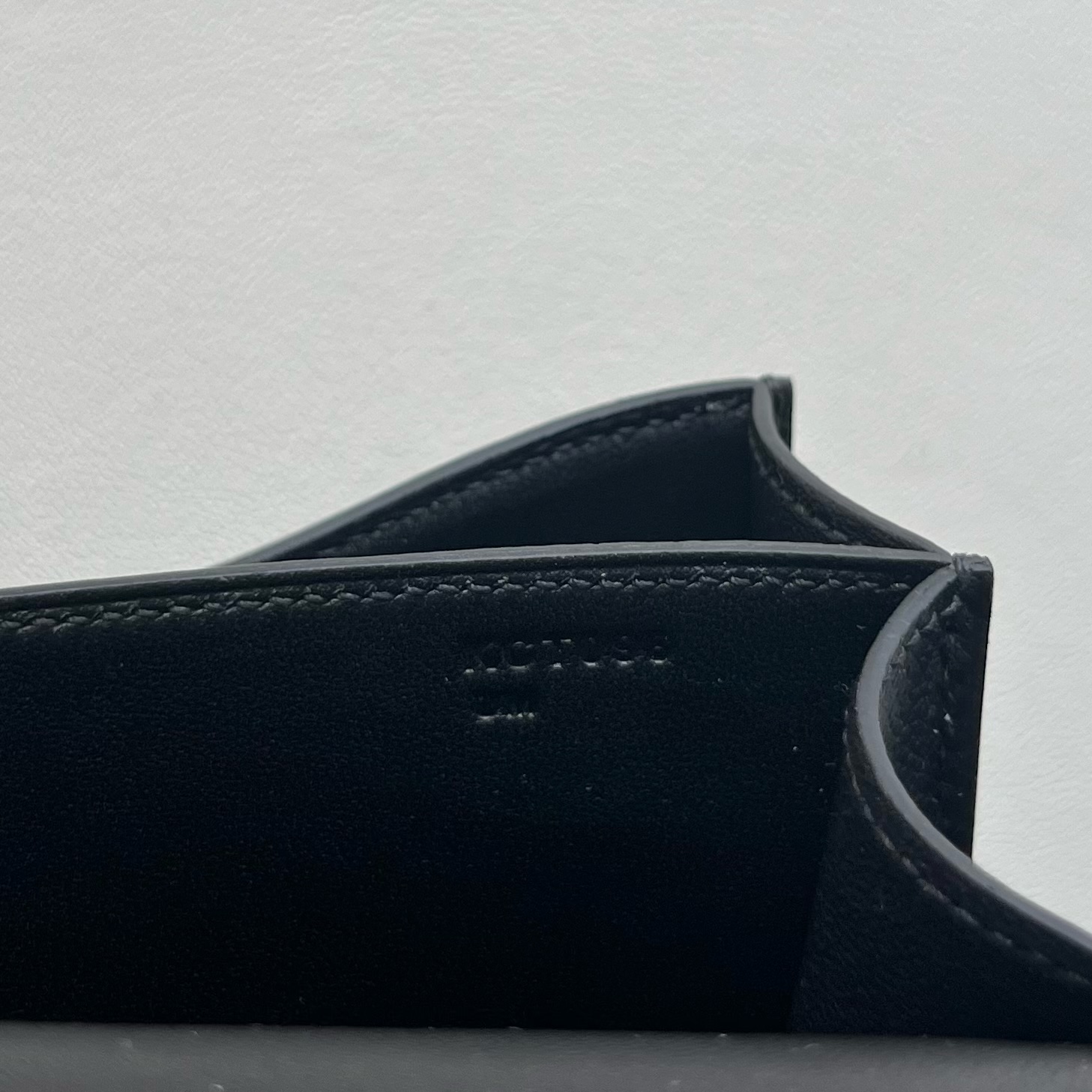 Constance 18cm Epsom Color: 89 black with black enamel buckle, fully handmade wax stitching Gold buckle customized✈️ - Image 7