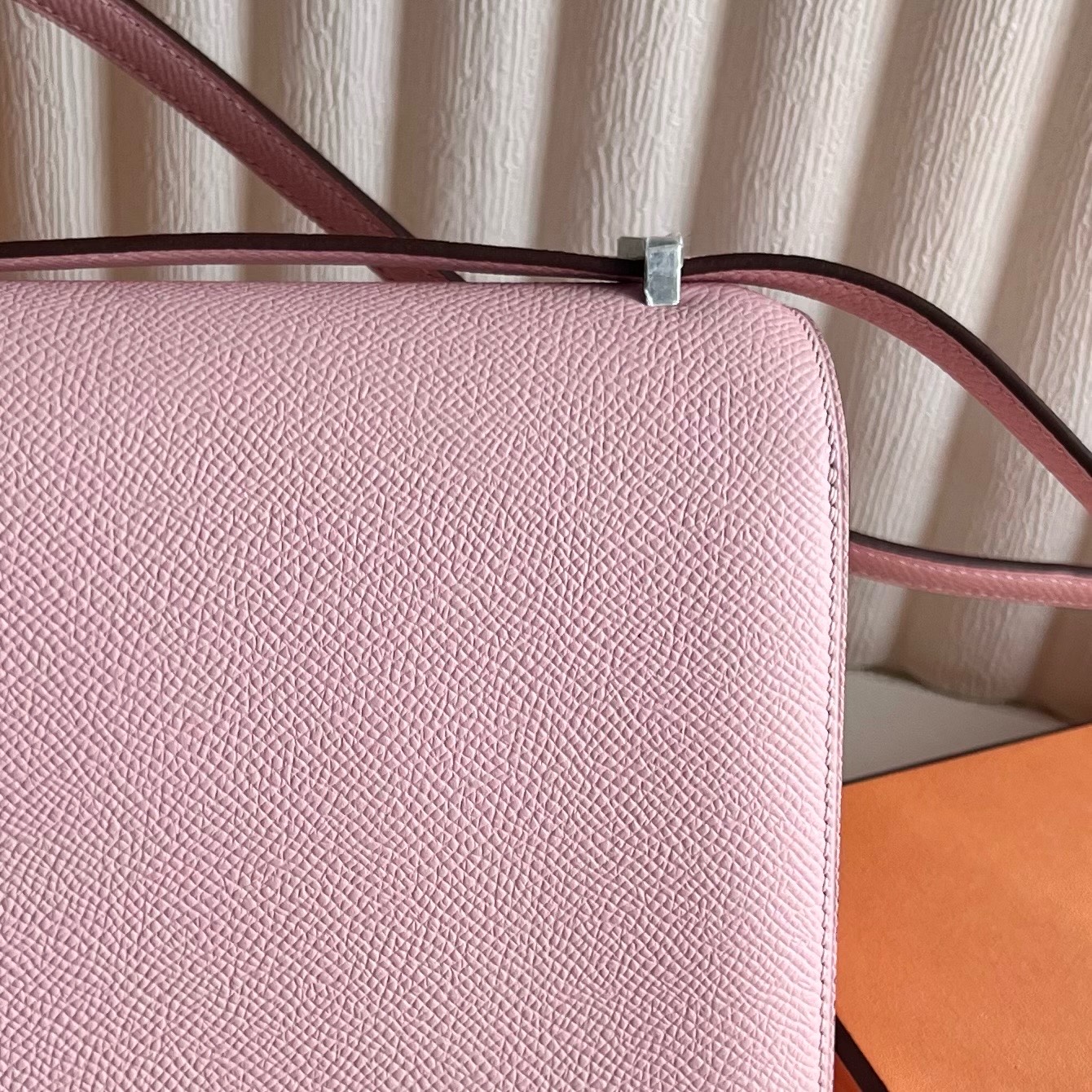 Constance 18cm Epsom Color: 3Q new pink Rose Sakura, fully handmade wax thread sewing Silver buckle customized✈️ - Image 5