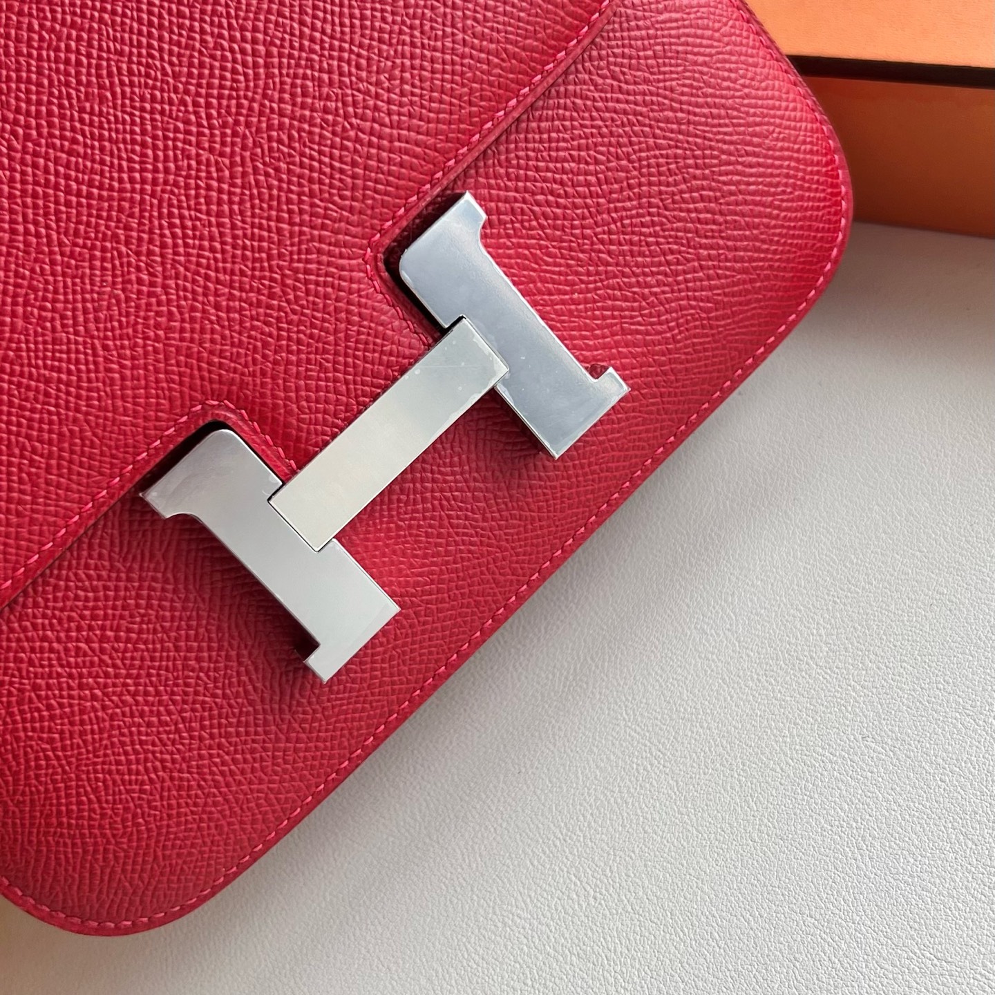 Constance 18cm Epsom Color: Q5 national flag red, fully handmade wax stitching Silver buckle customized✈️ - Image 2
