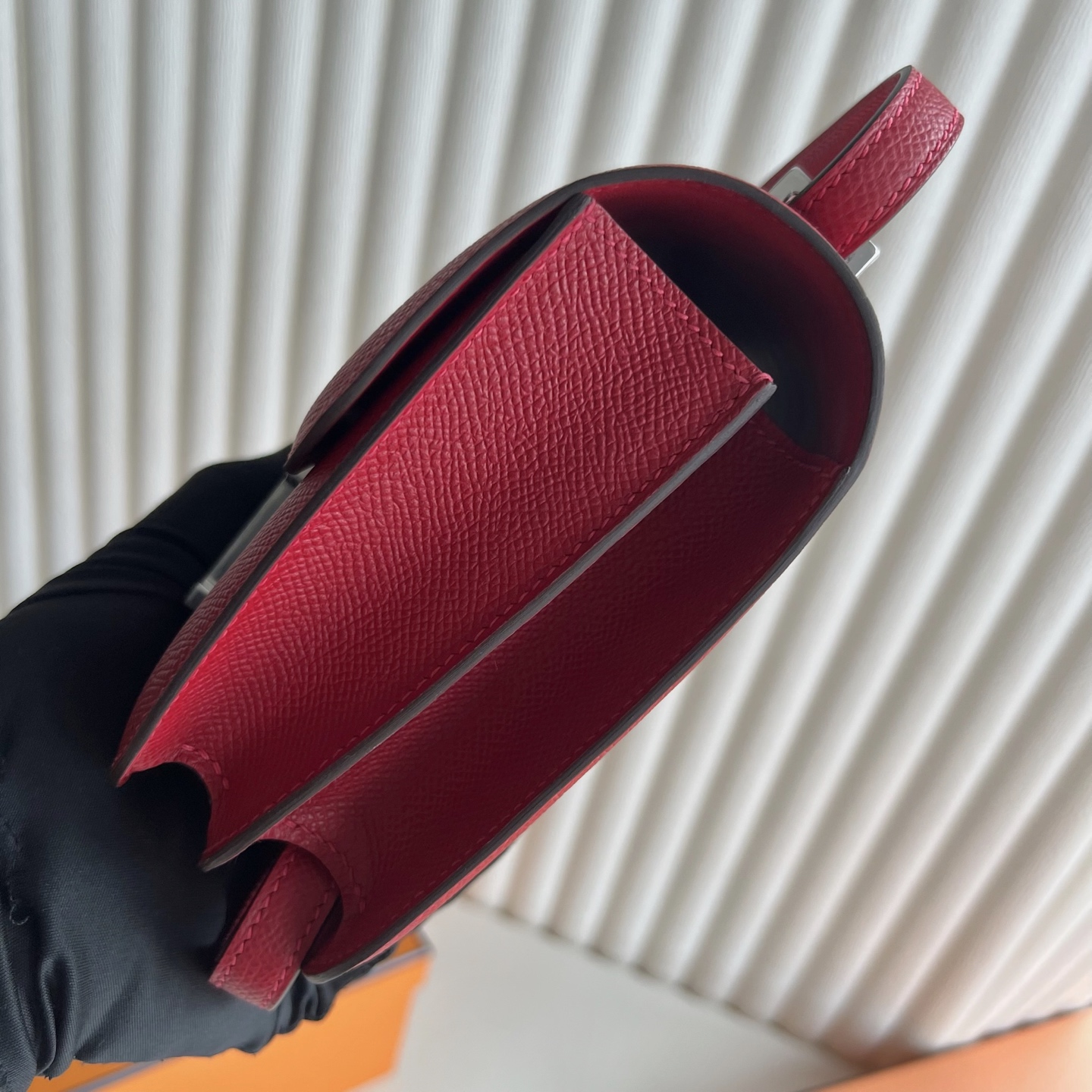 Constance 18cm Epsom Color: Q5 national flag red, fully handmade wax stitching Silver buckle customized✈️ - Image 3