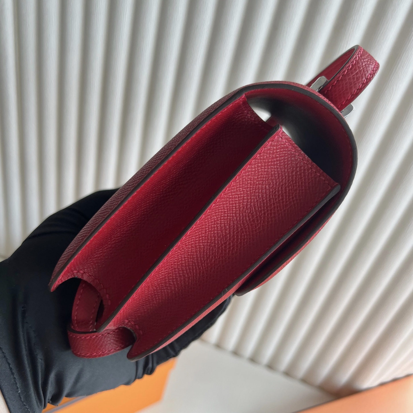 Constance 18cm Epsom Color: Q5 national flag red, fully handmade wax stitching Silver buckle customized✈️ - Image 9
