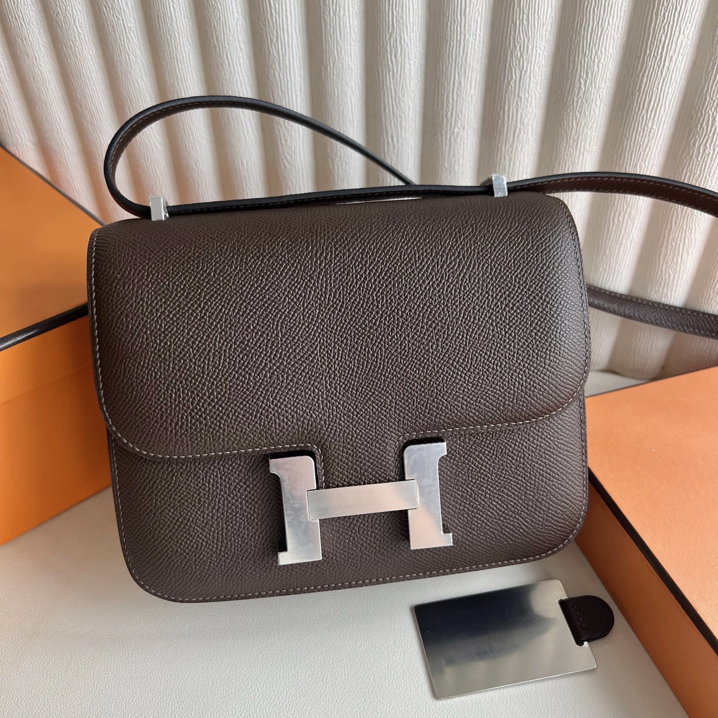 Constance 1-18 Mirror Style🪞 Epsom Color: Ck47 chocolate 🍫 Fully handmade wax stitching Silver buckle customized✈️